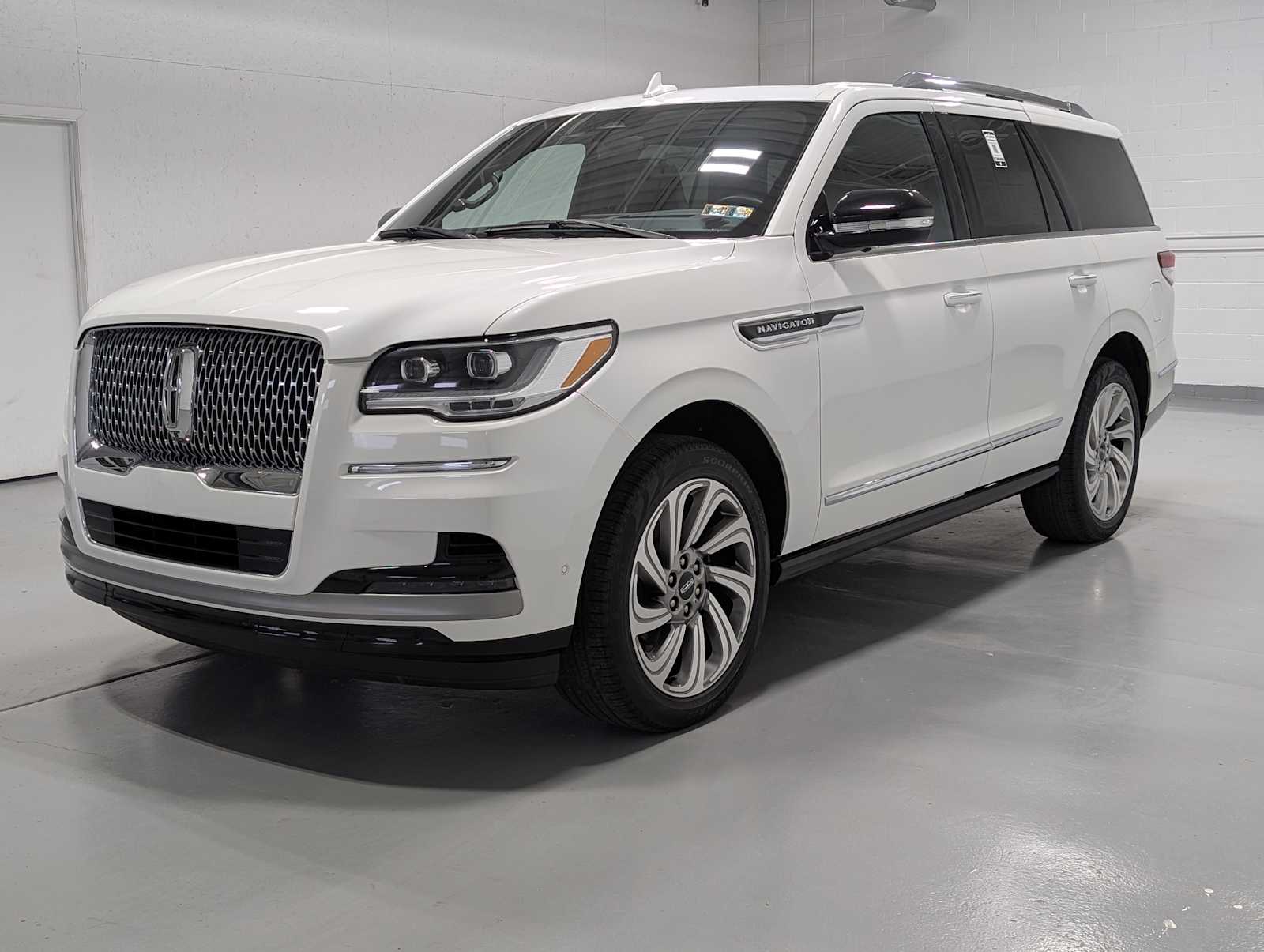 2023 Lincoln Navigator Reserve 4WD's photo