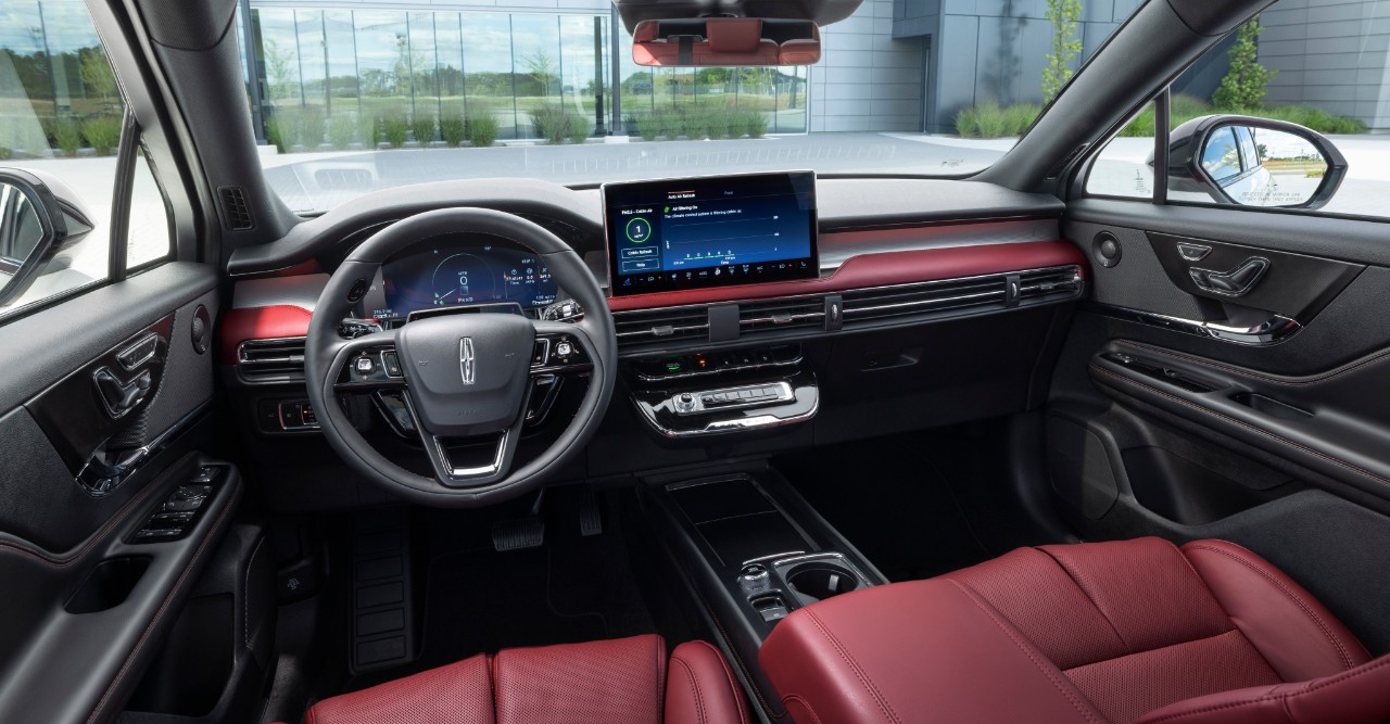 New 2023 Lincoln Corsair Reserve Eternal Red Interior_01.jpg
