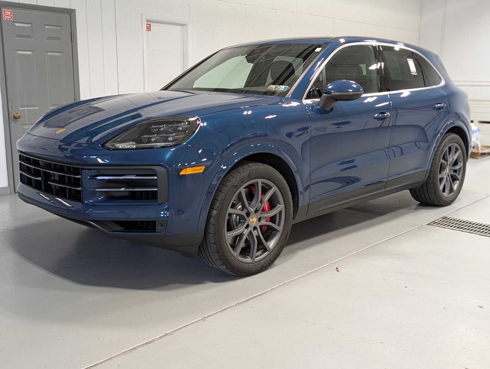 2024 Porsche Cayenne S's photo