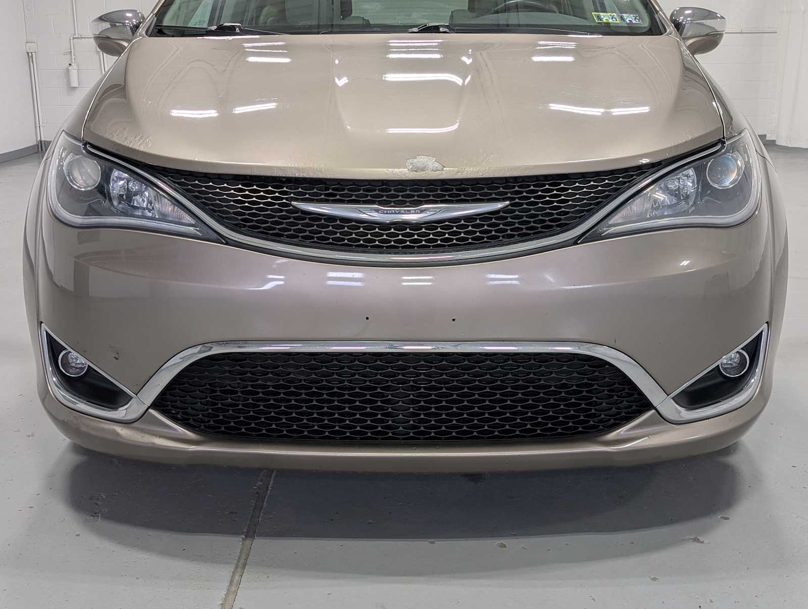 Used 2017 Chrysler Pacifica Limited with VIN 2C4RC1GG5HR762913 for sale in Greensburg, PA
