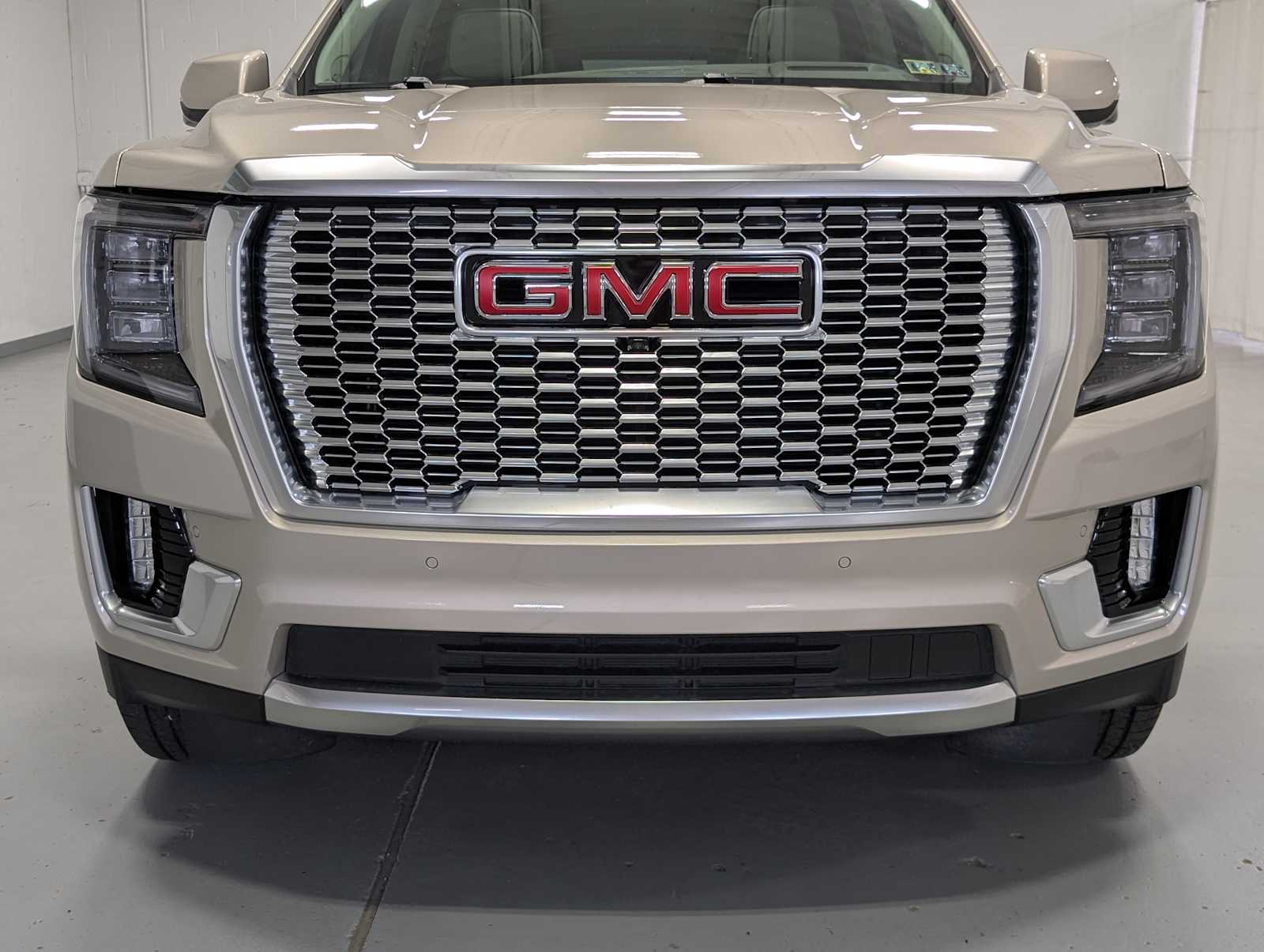 Used 2023 GMC Yukon XL Denali with VIN 1GKS2JKL6PR526756 for sale in Greensburg, PA