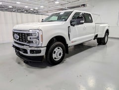 2024 Ford Super Duty F-350 DRW Lariat 4WD Crew Cab 8 Box 4WD Crew Cab 8 Box