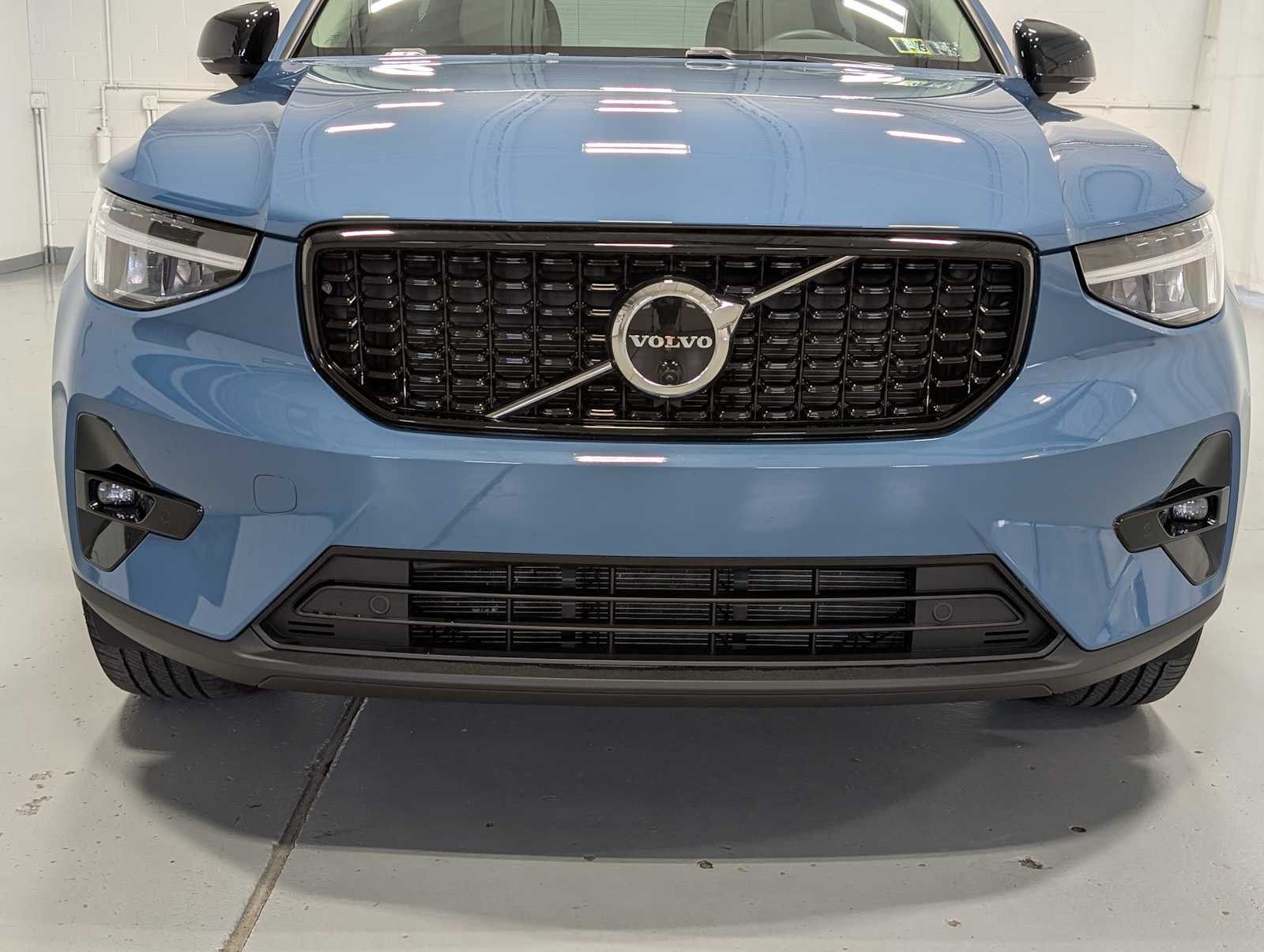 Used 2023 Volvo XC40 Plus with VIN YV4L12UW7P2942787 for sale in Greensburg, PA