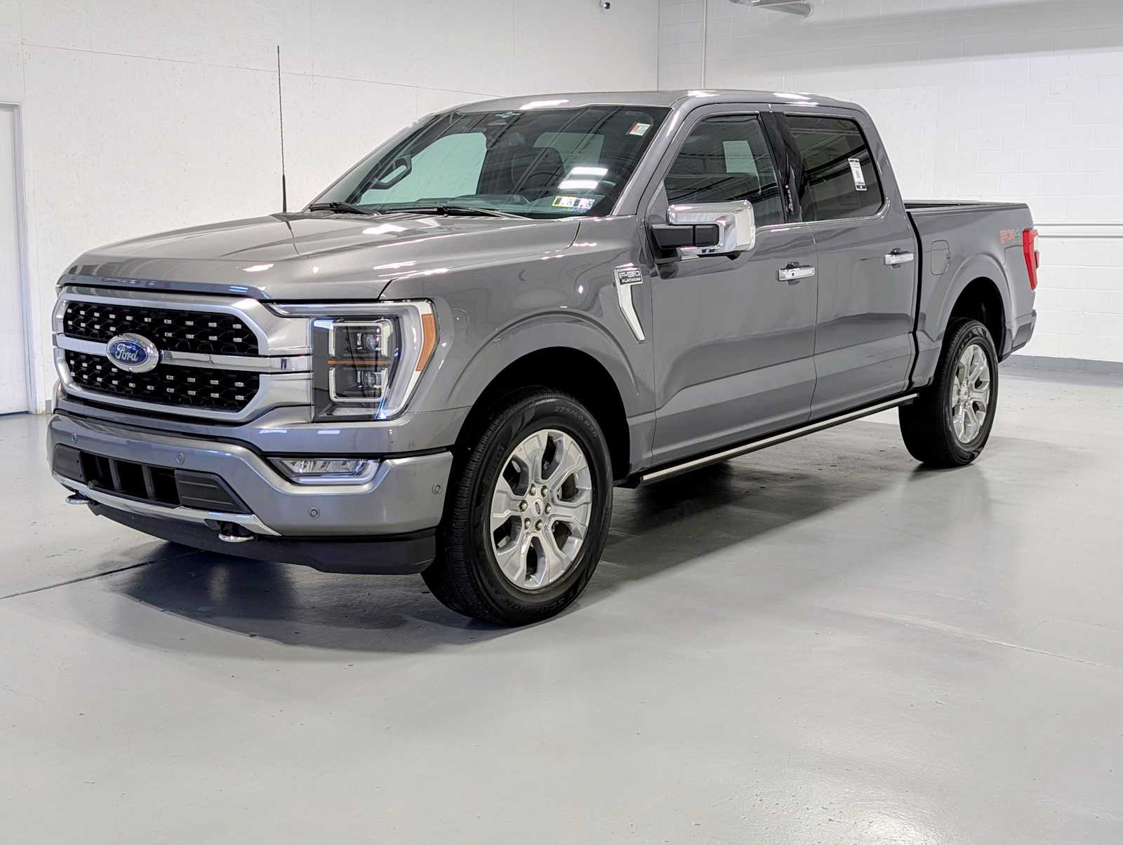 2023 Ford F-150 Platinum's photo
