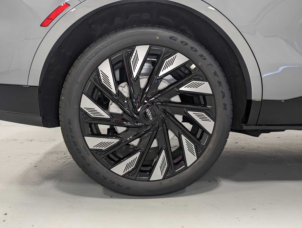 New 2024 Lincoln Nautilus Reserve AWD in Lustrous Gray Metallic
