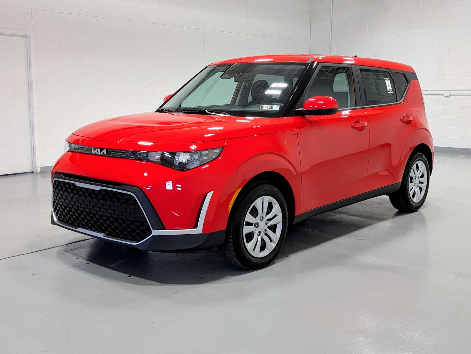 2025 Kia Soul 2.0L LX IVT's photo