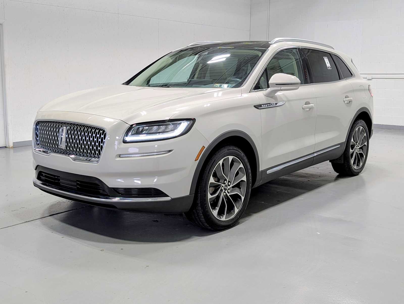 2021 Lincoln Nautilus Reserve's photo