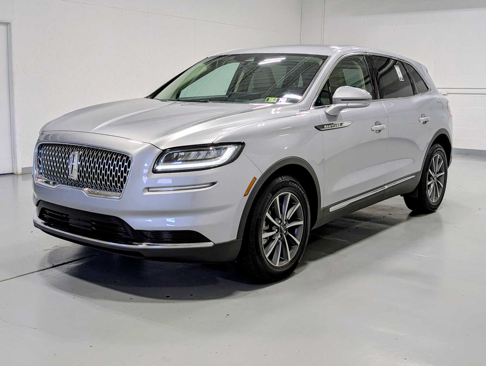 2022 Lincoln Nautilus Base's photo