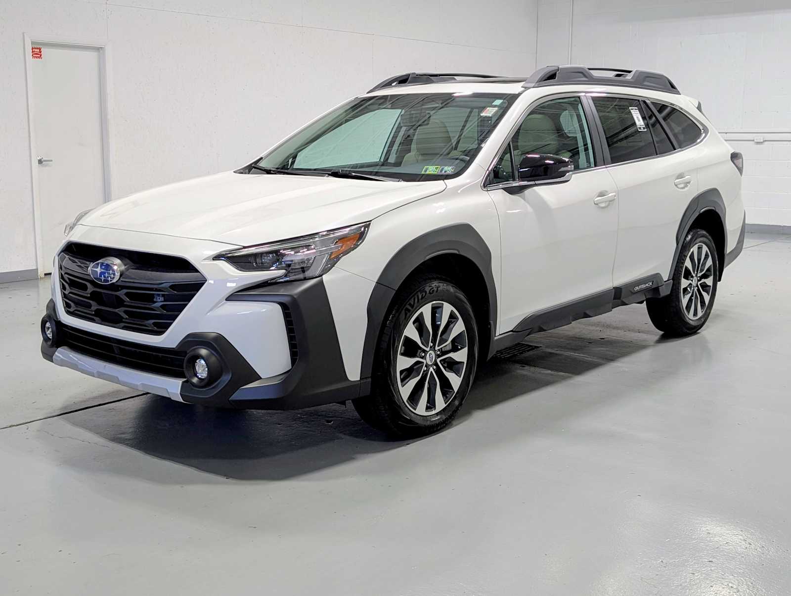 2025 Subaru Outback Limited's photo