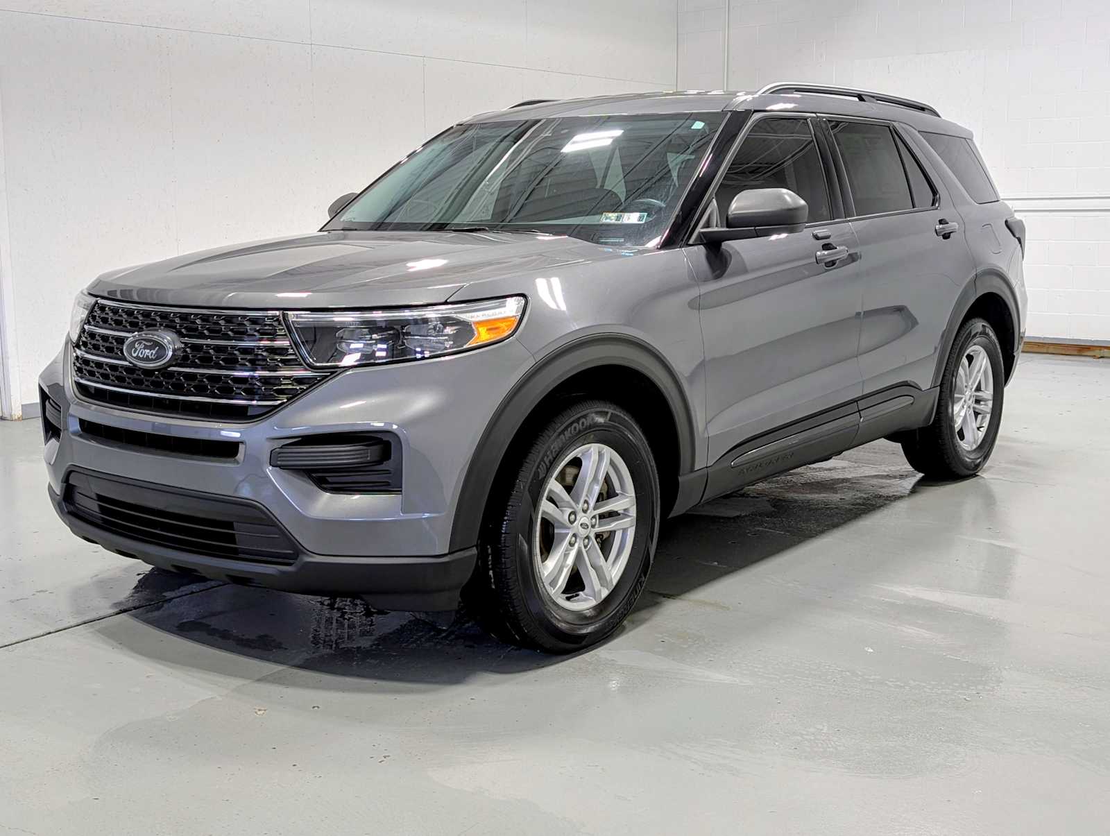 2023 Ford Explorer XLT's photo