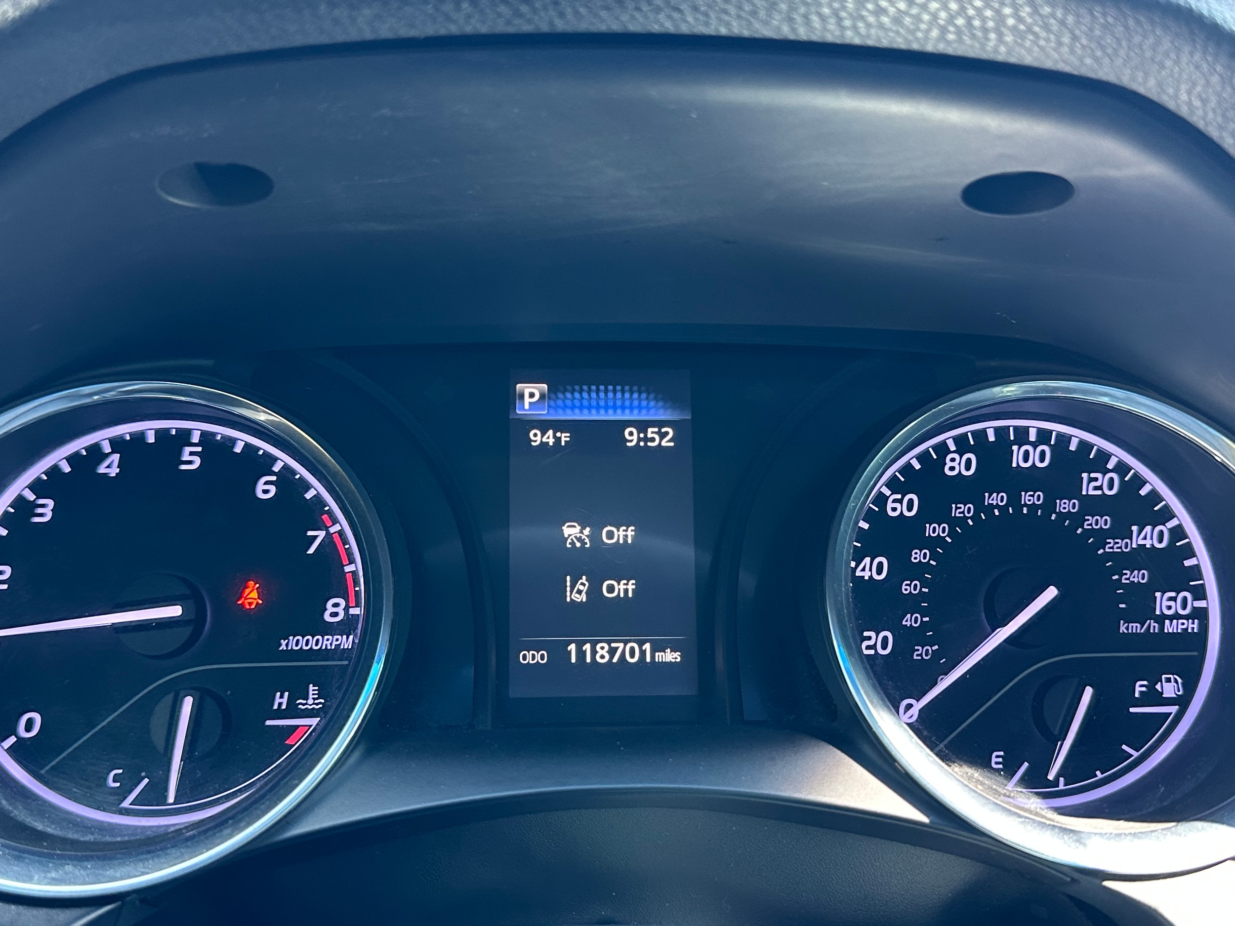 2019 Toyota Camry SE XLE photo 5