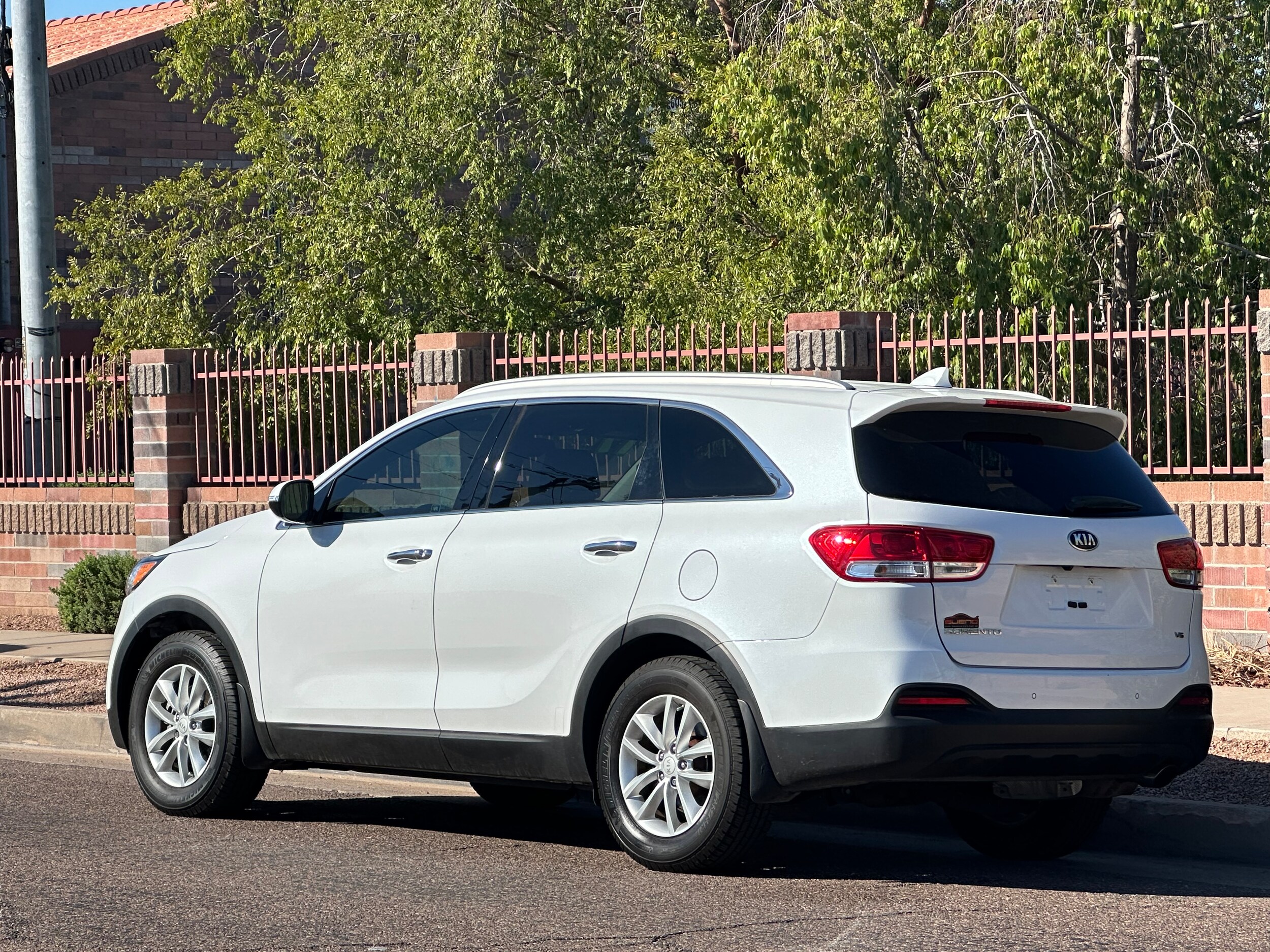 2017 Kia Sorento LX photo 4