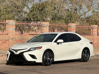 2018 Toyota Camry SE Sedan