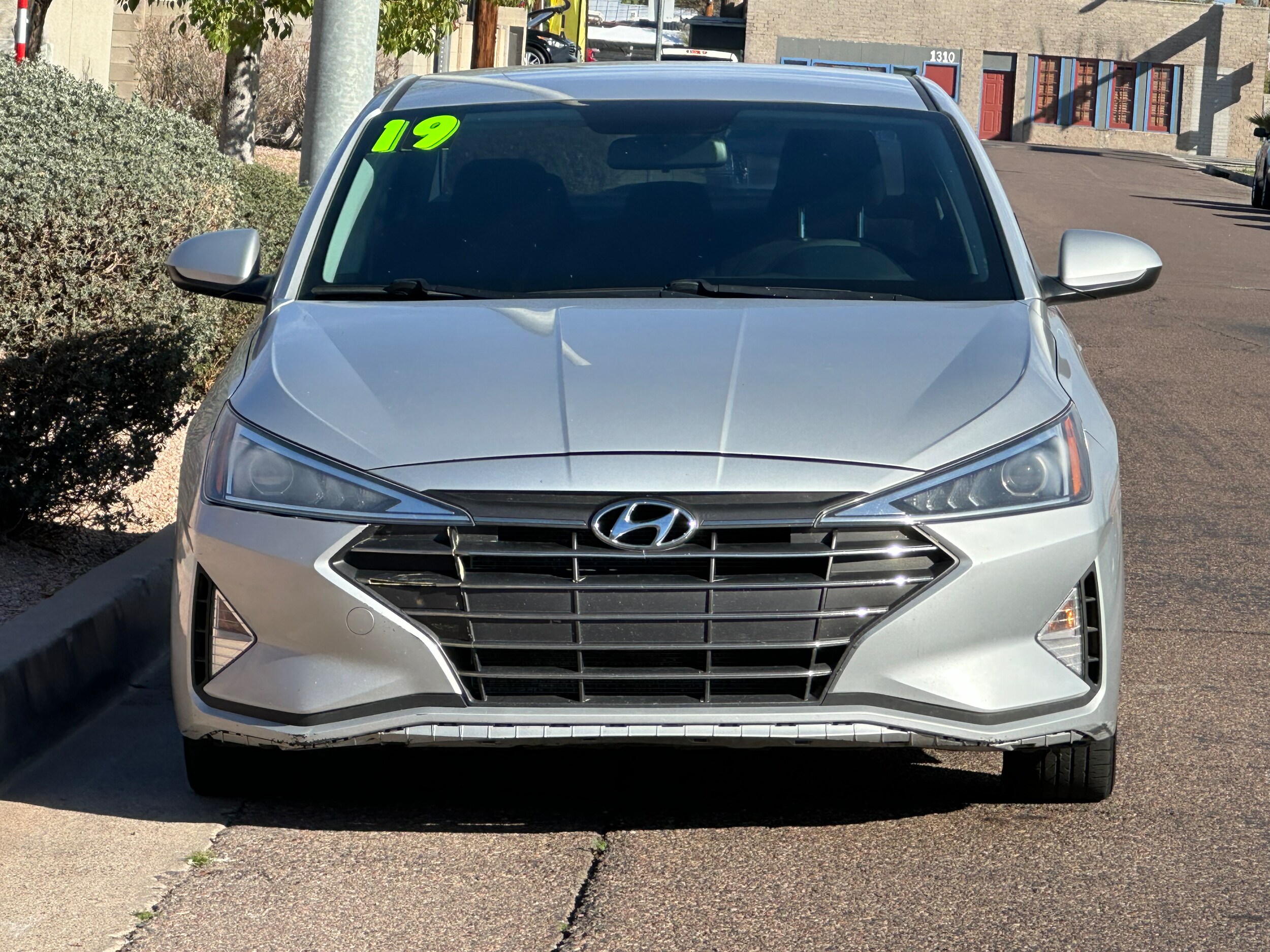 2019 Hyundai Elantra SE photo 2