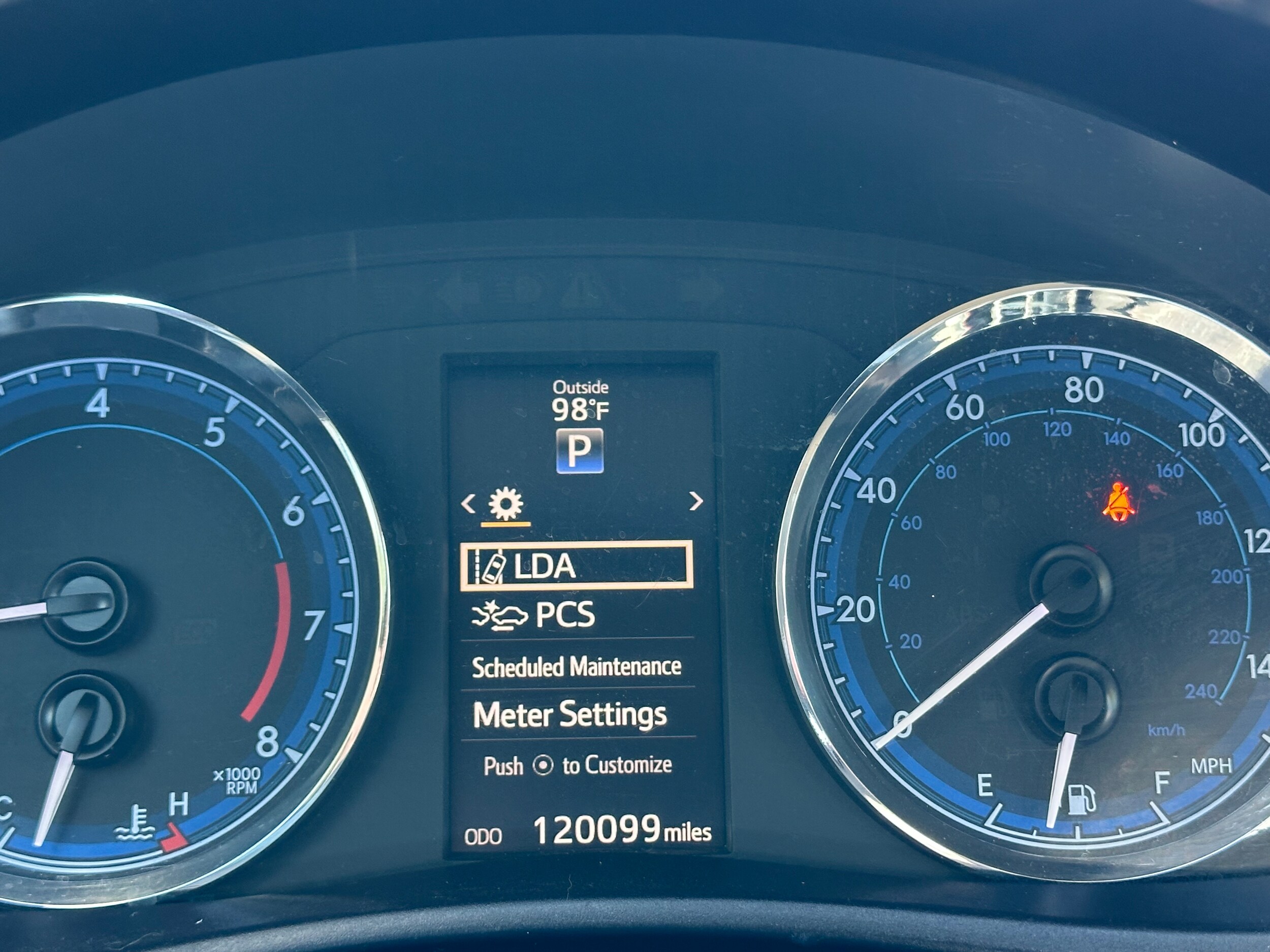 2017 Toyota Corolla SE photo 2
