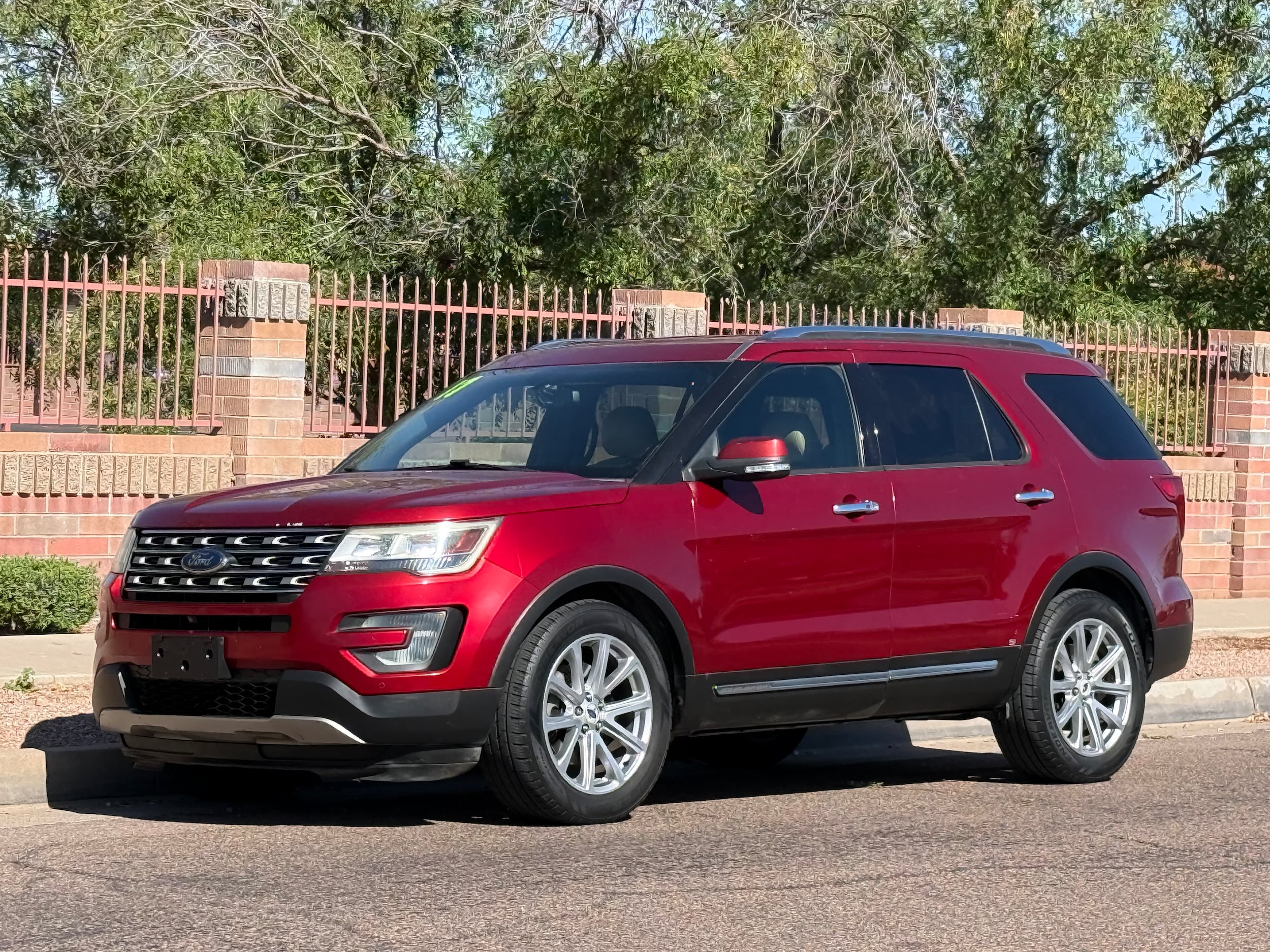 2017 Ford Explorer Limited FWD's photo