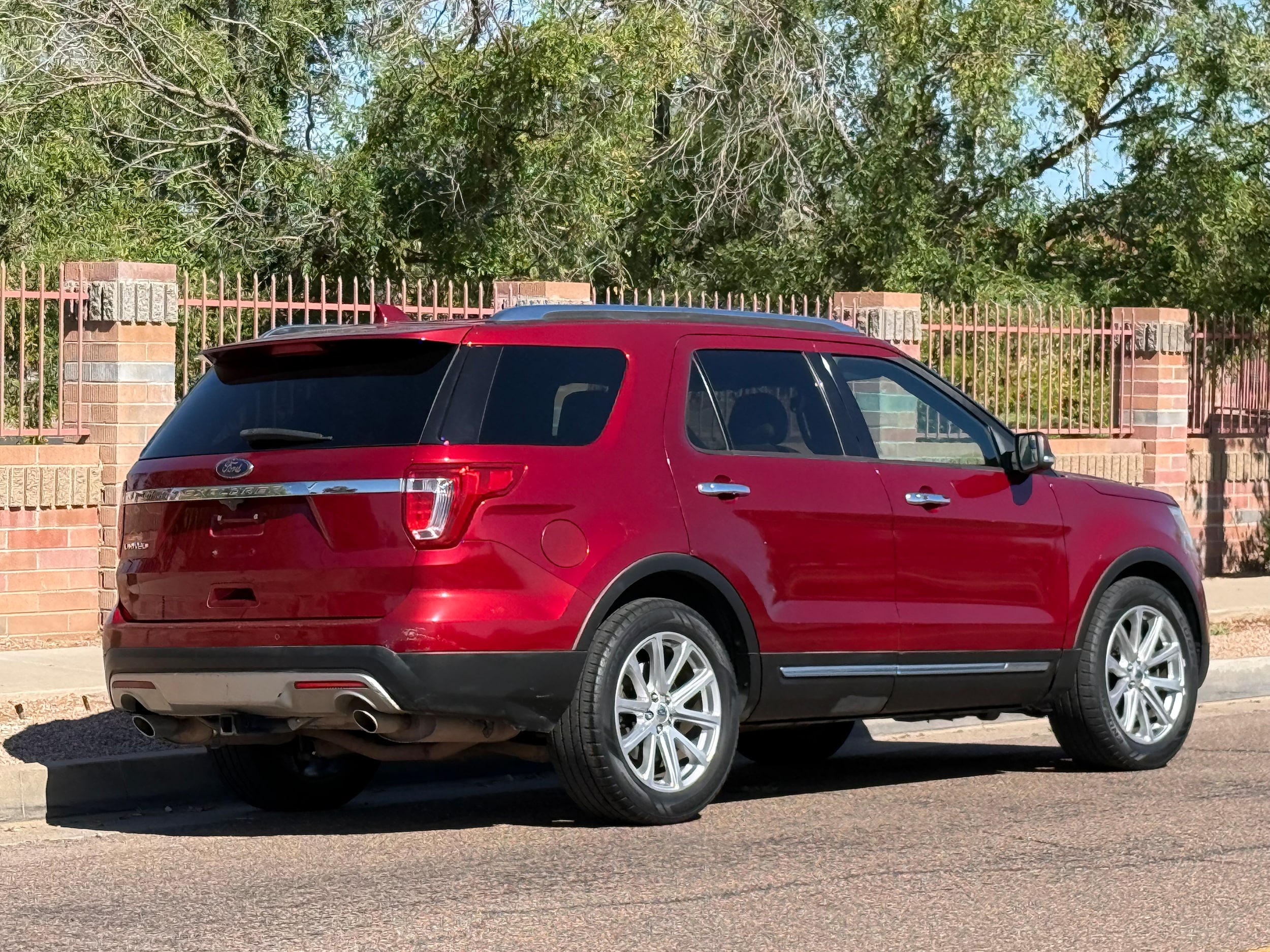 2017 Ford Explorer Limited - Photo 10