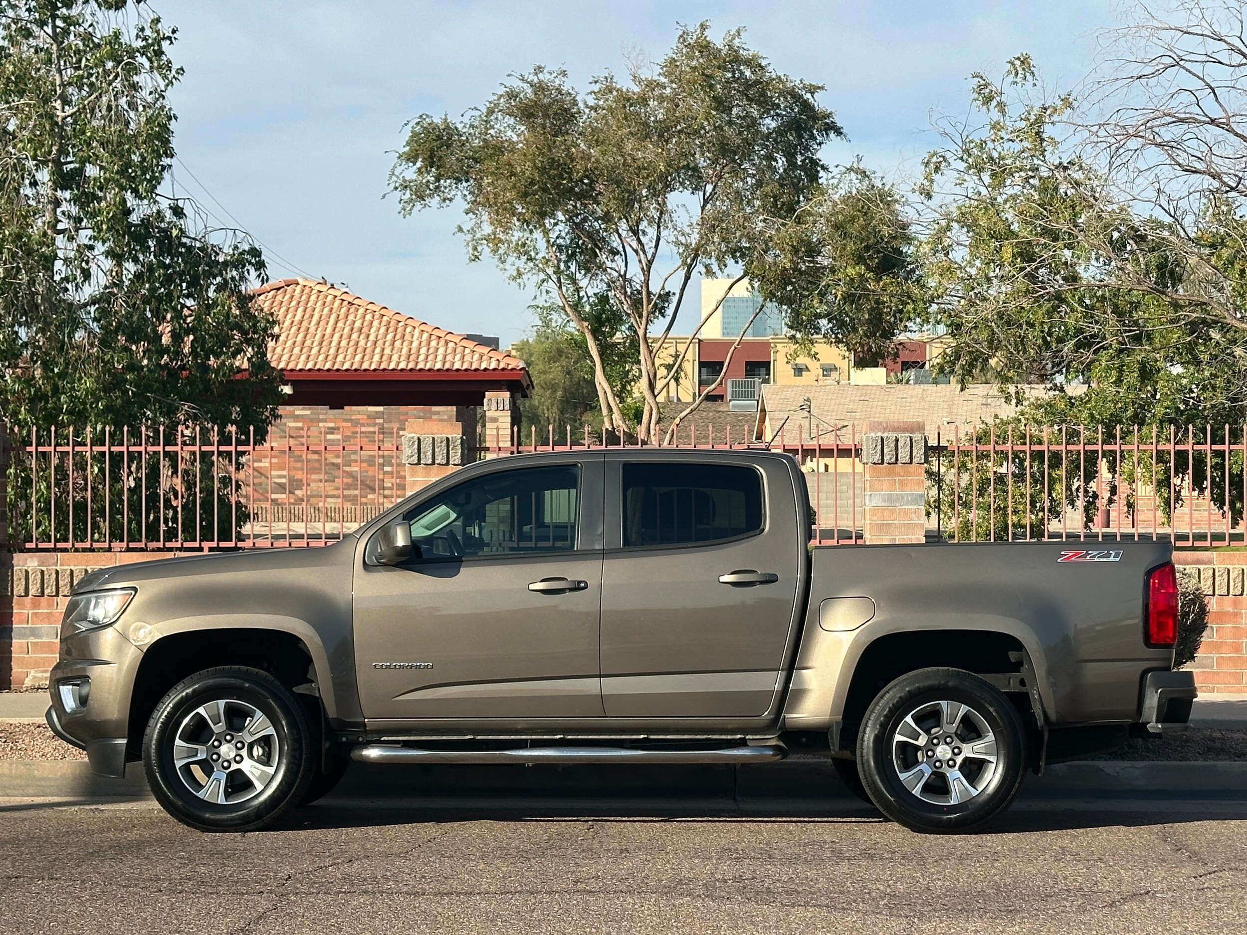 2016 Chevrolet Colorado Z71 photo 2