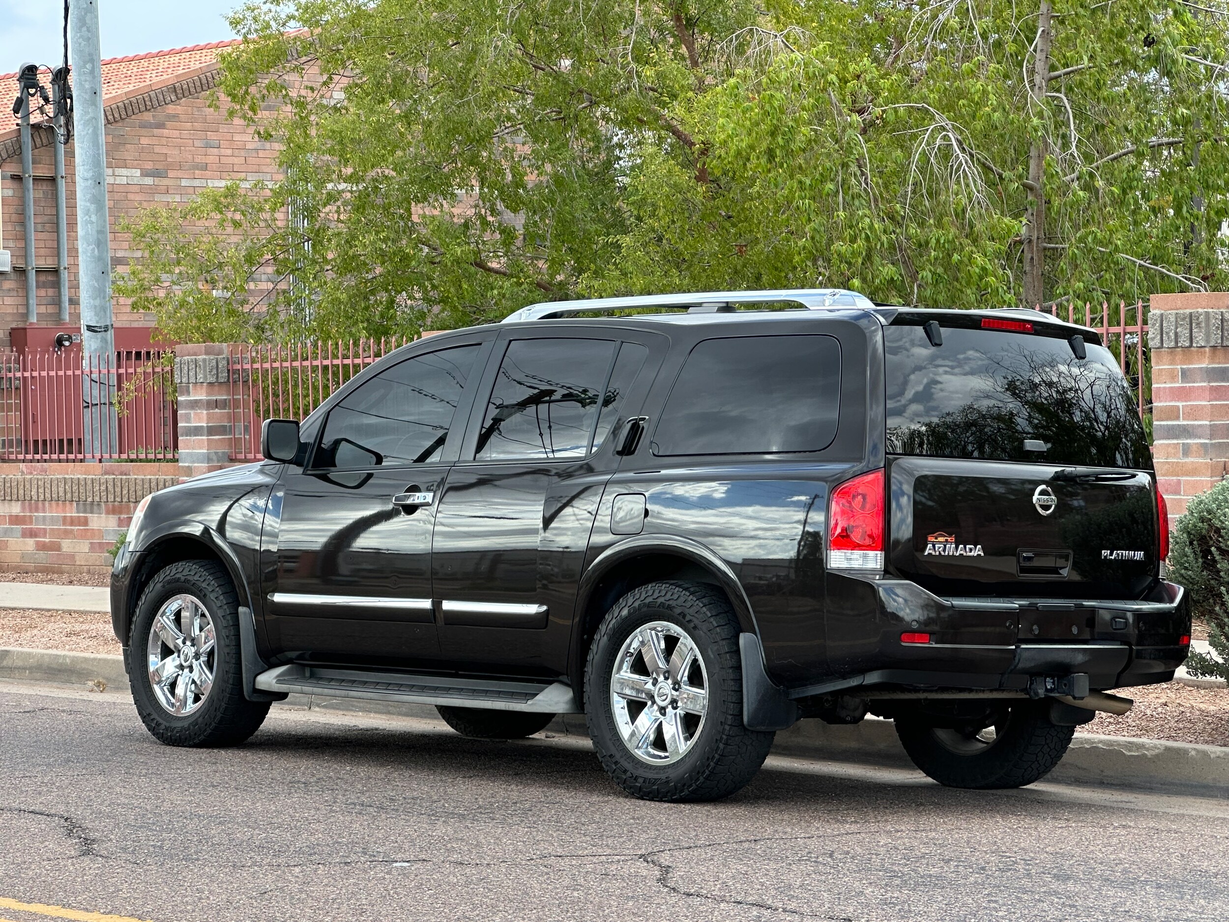 2011 Nissan Armada Platinum photo 4