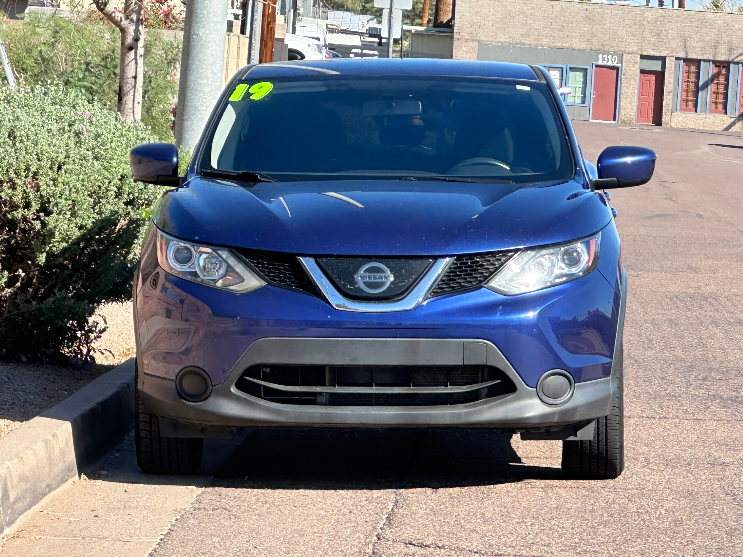 2019 Nissan Rogue S photo 2
