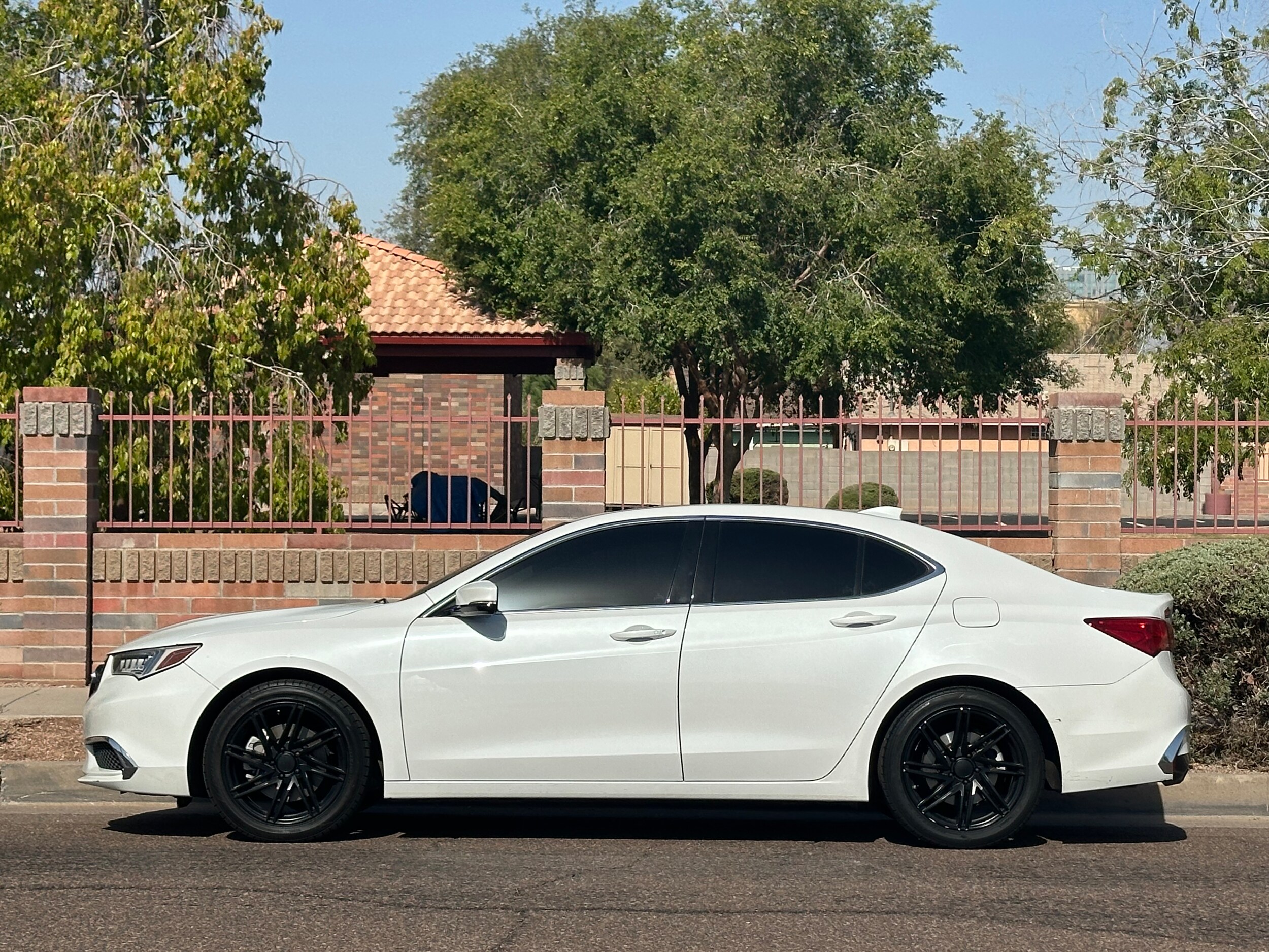 2018 Acura TLX photo 3