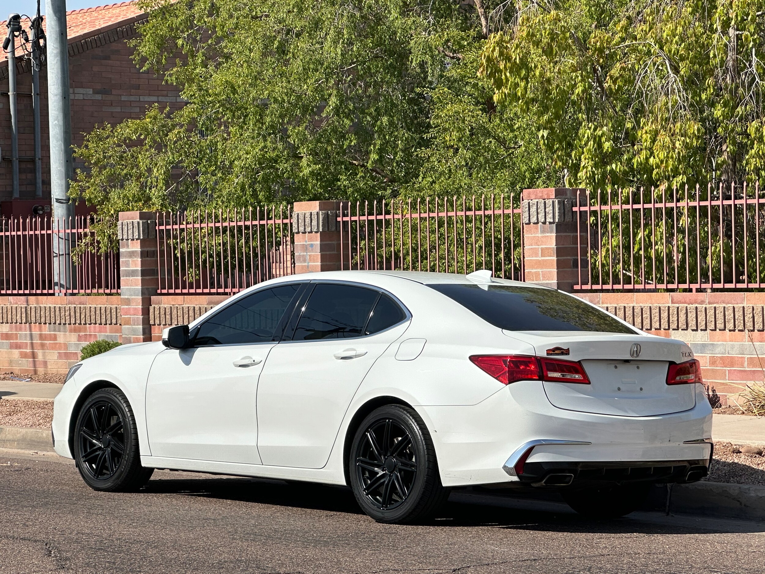 2018 Acura TLX photo 4