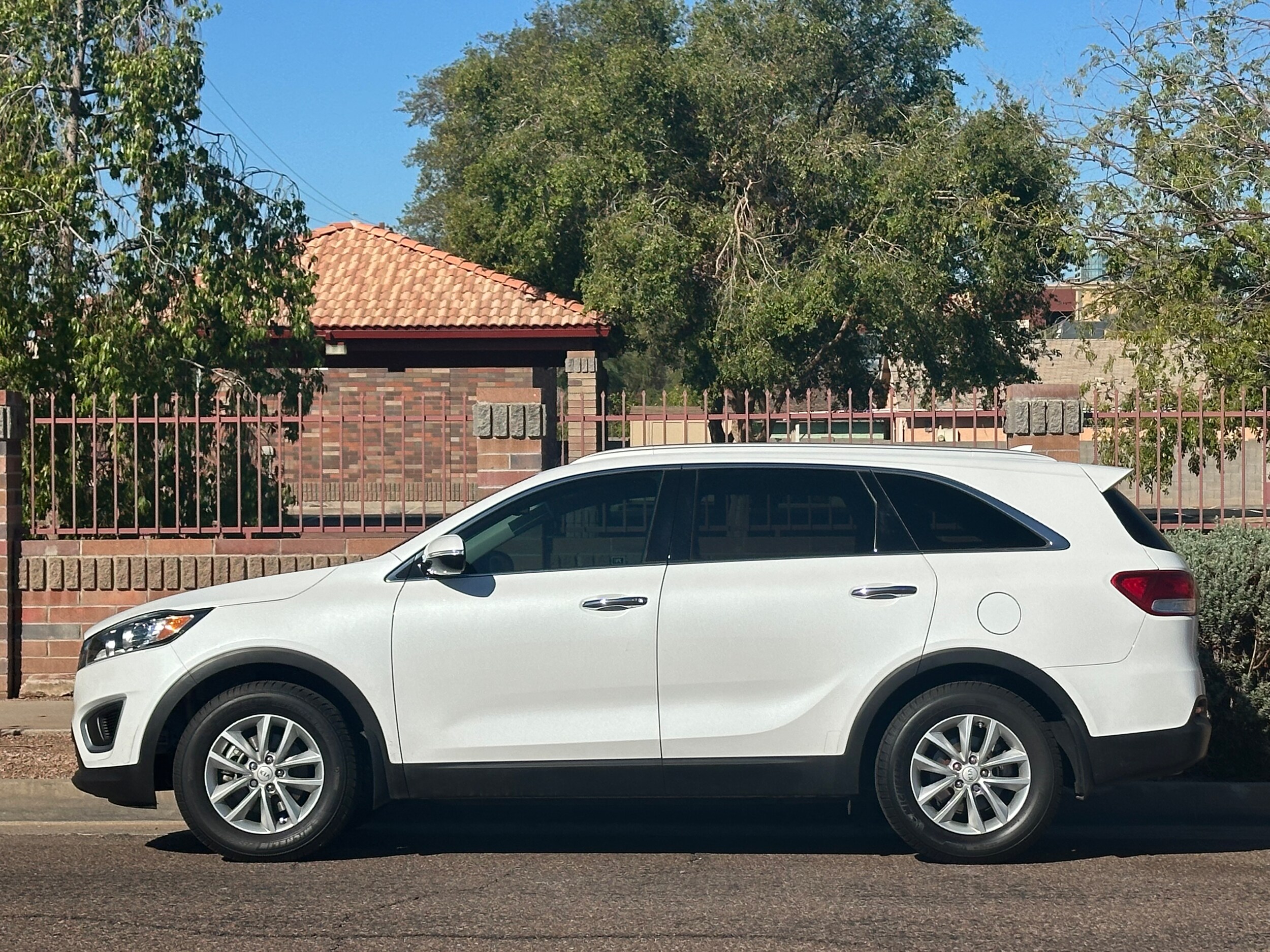 2017 Kia Sorento LX photo 3
