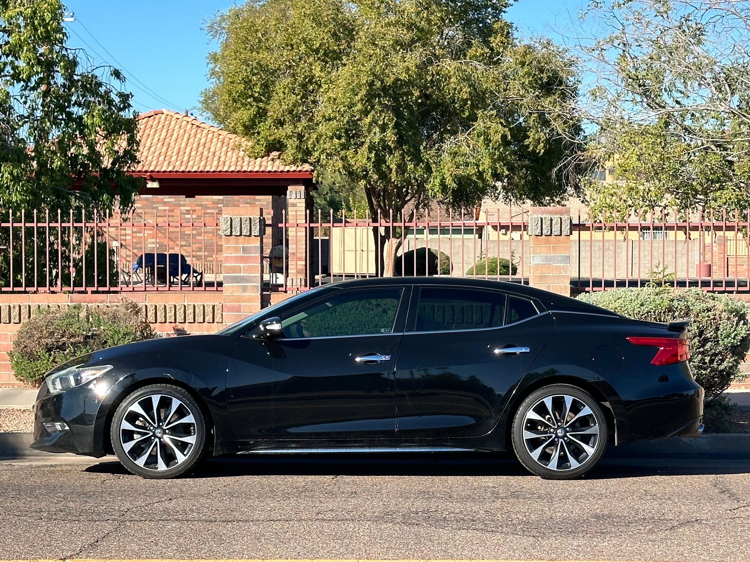 2018 Nissan Maxima S photo 2