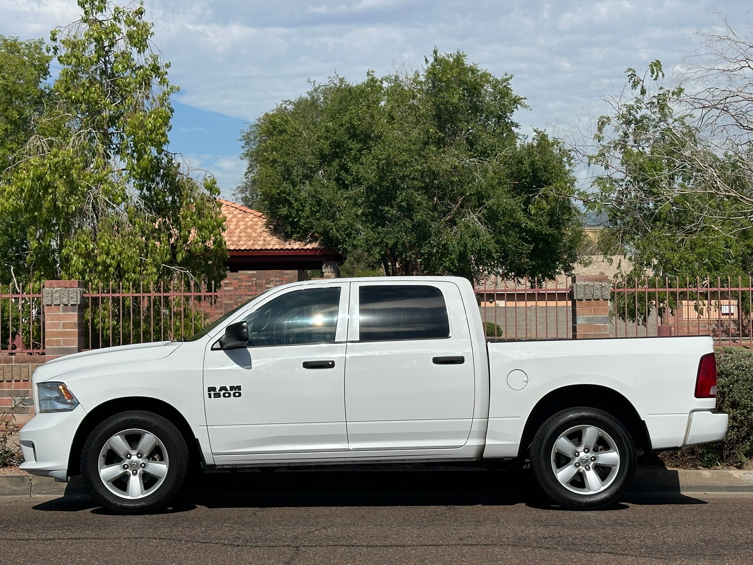 2016 Ram 1500 ST photo 2