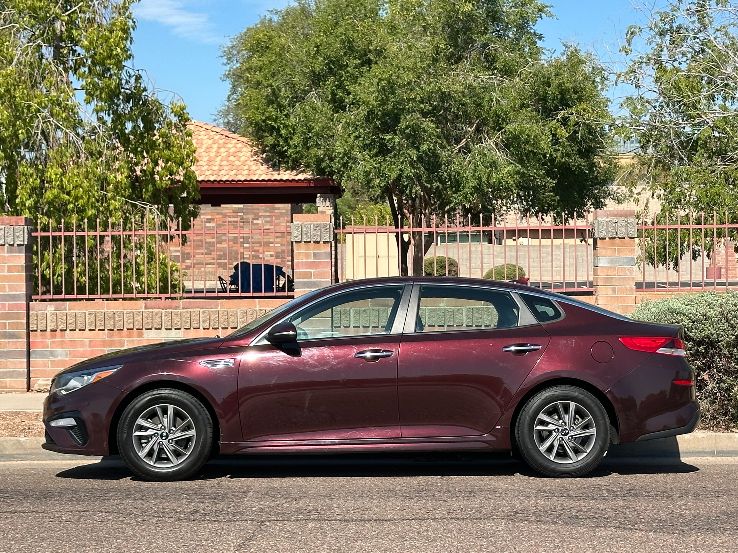 2020 Kia Optima LX photo 2