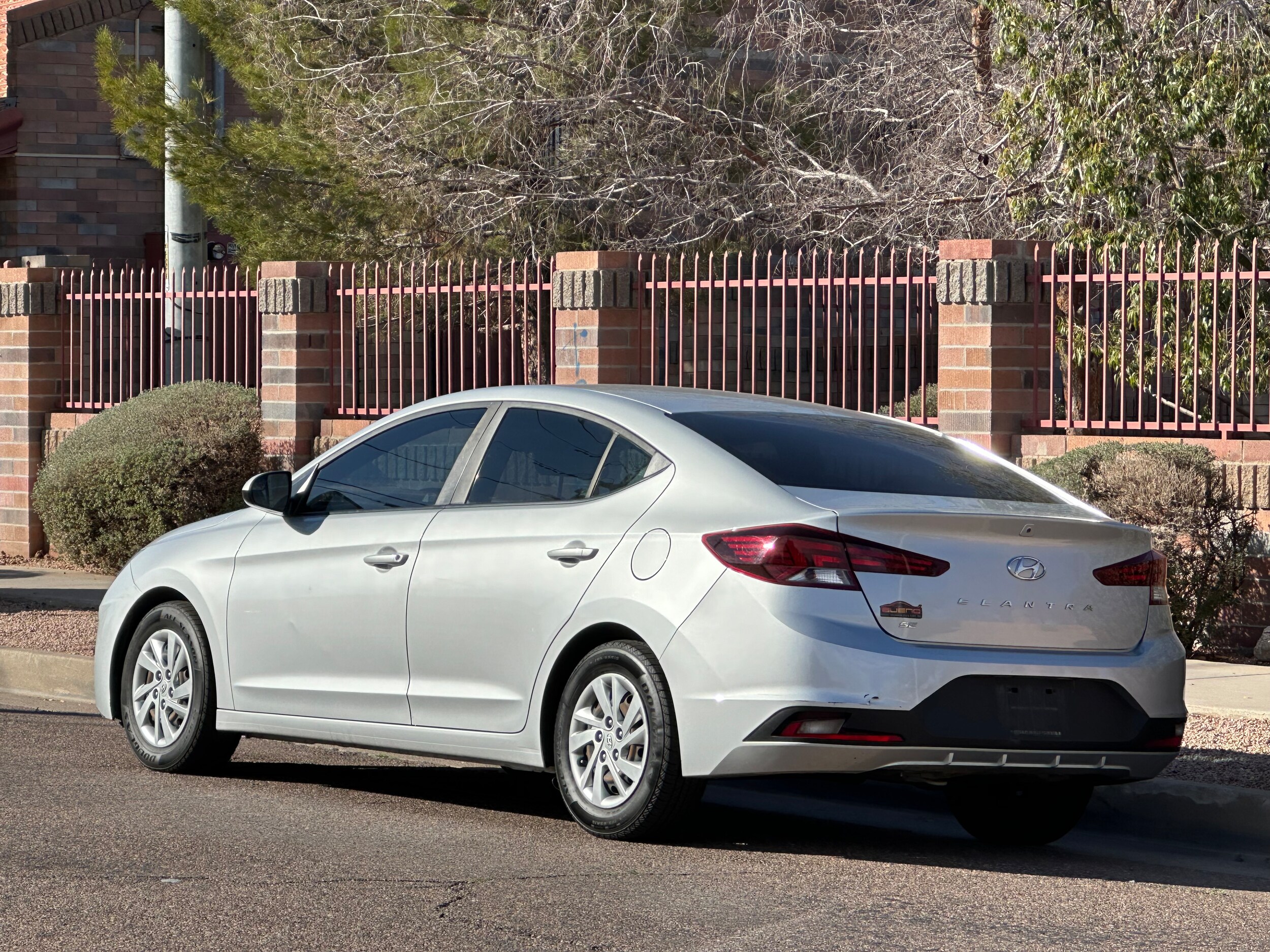 2019 Hyundai Elantra SE photo 3