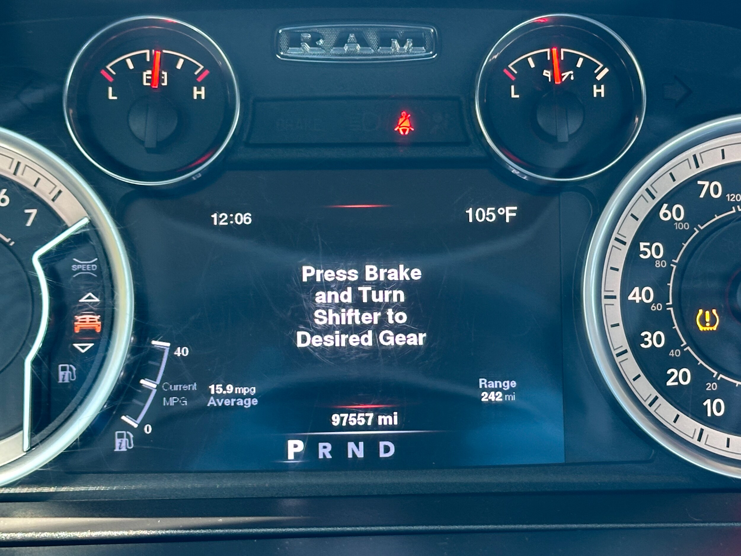 2013 Ram 1500 SLT photo 2
