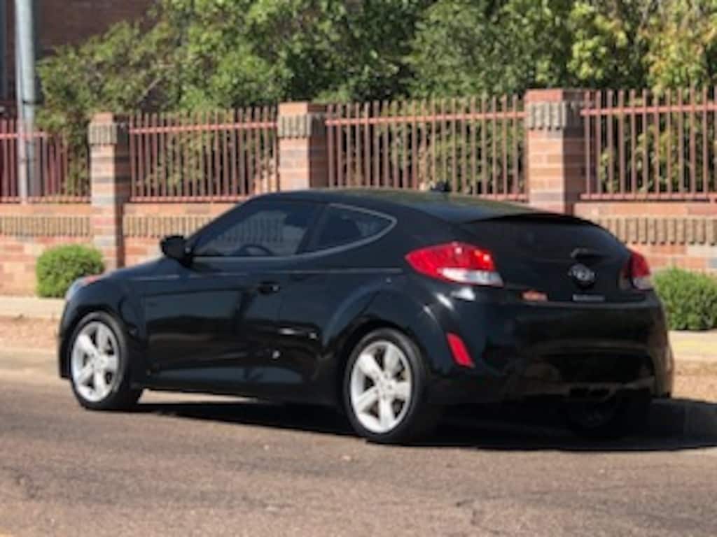 Used 2014 Hyundai Veloster Base w/Black Hatchback