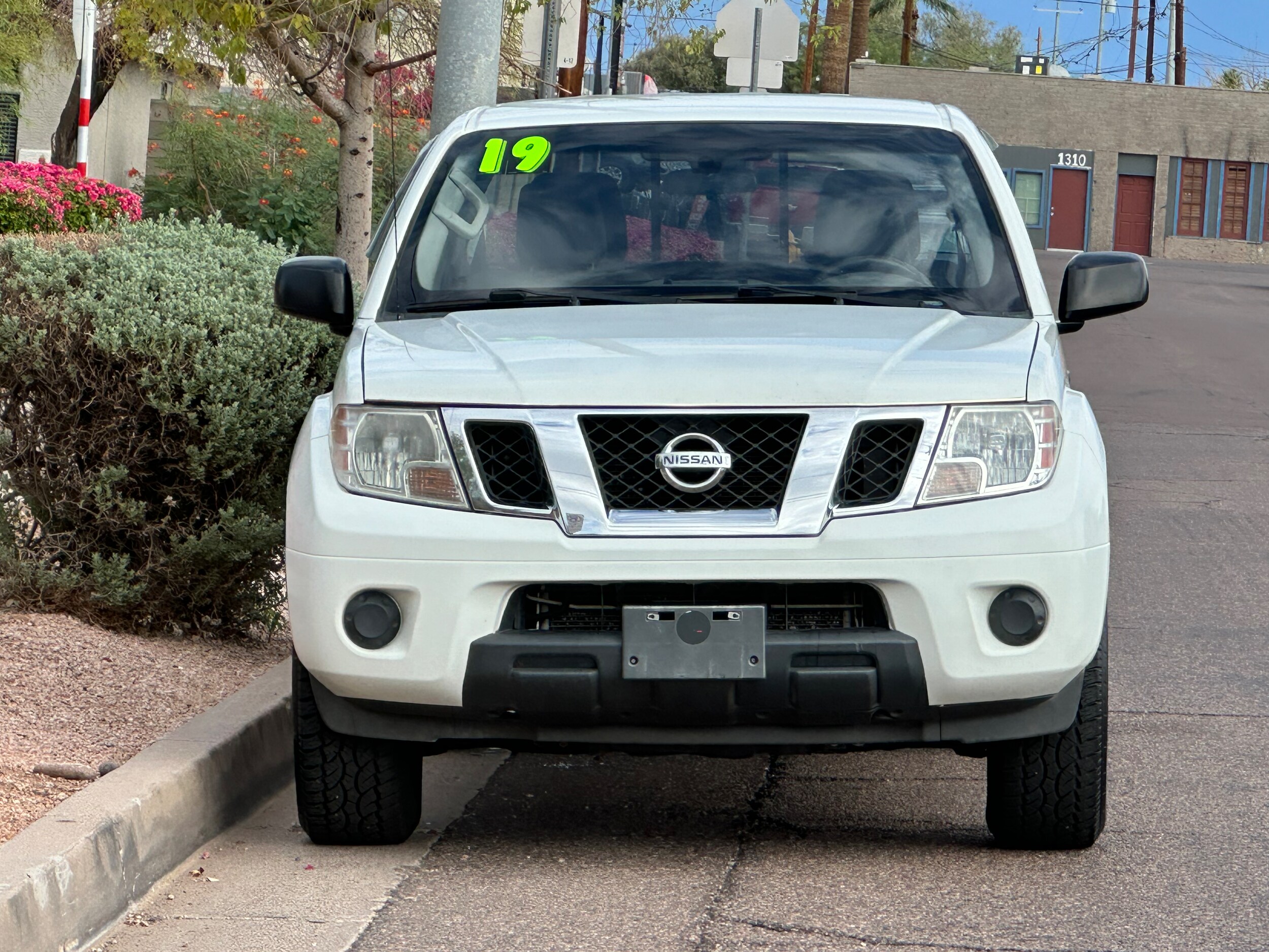 2019 Nissan Frontier SV photo 2