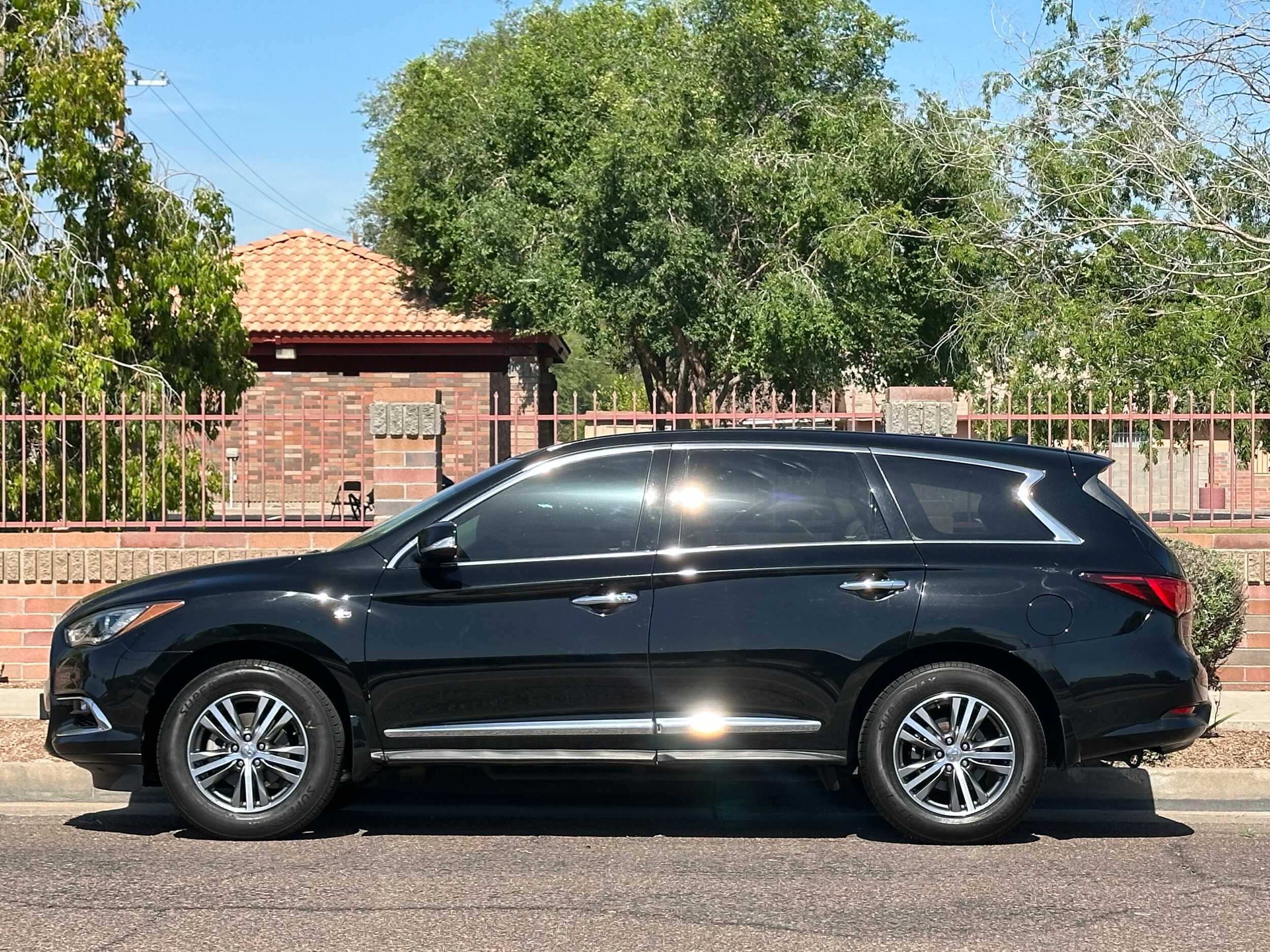 2020 Infiniti QX60 Pure photo 2