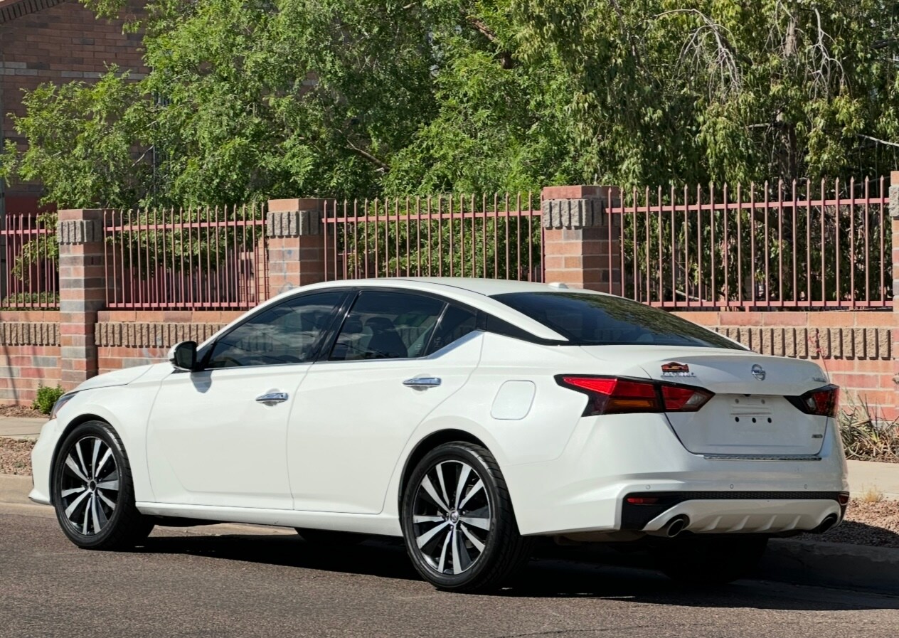 2019 Nissan Altima 2.5 Platinum photo 4