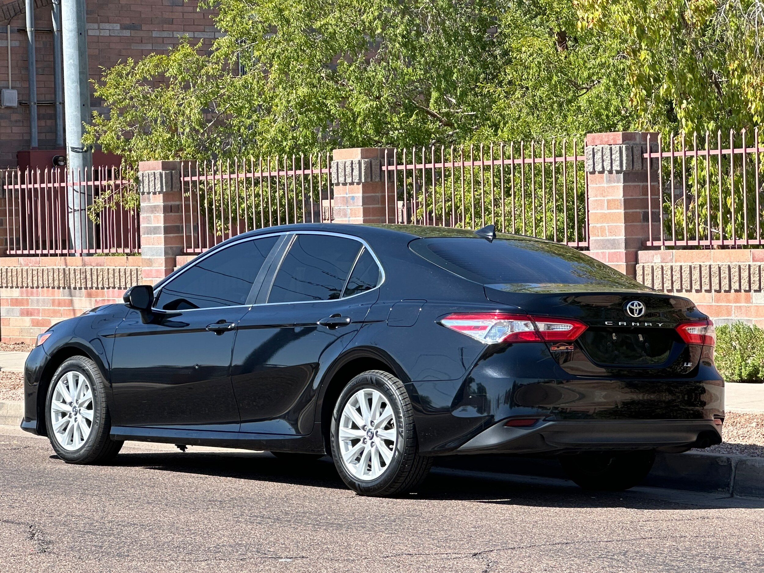 2019 Toyota Camry SE XLE photo 4