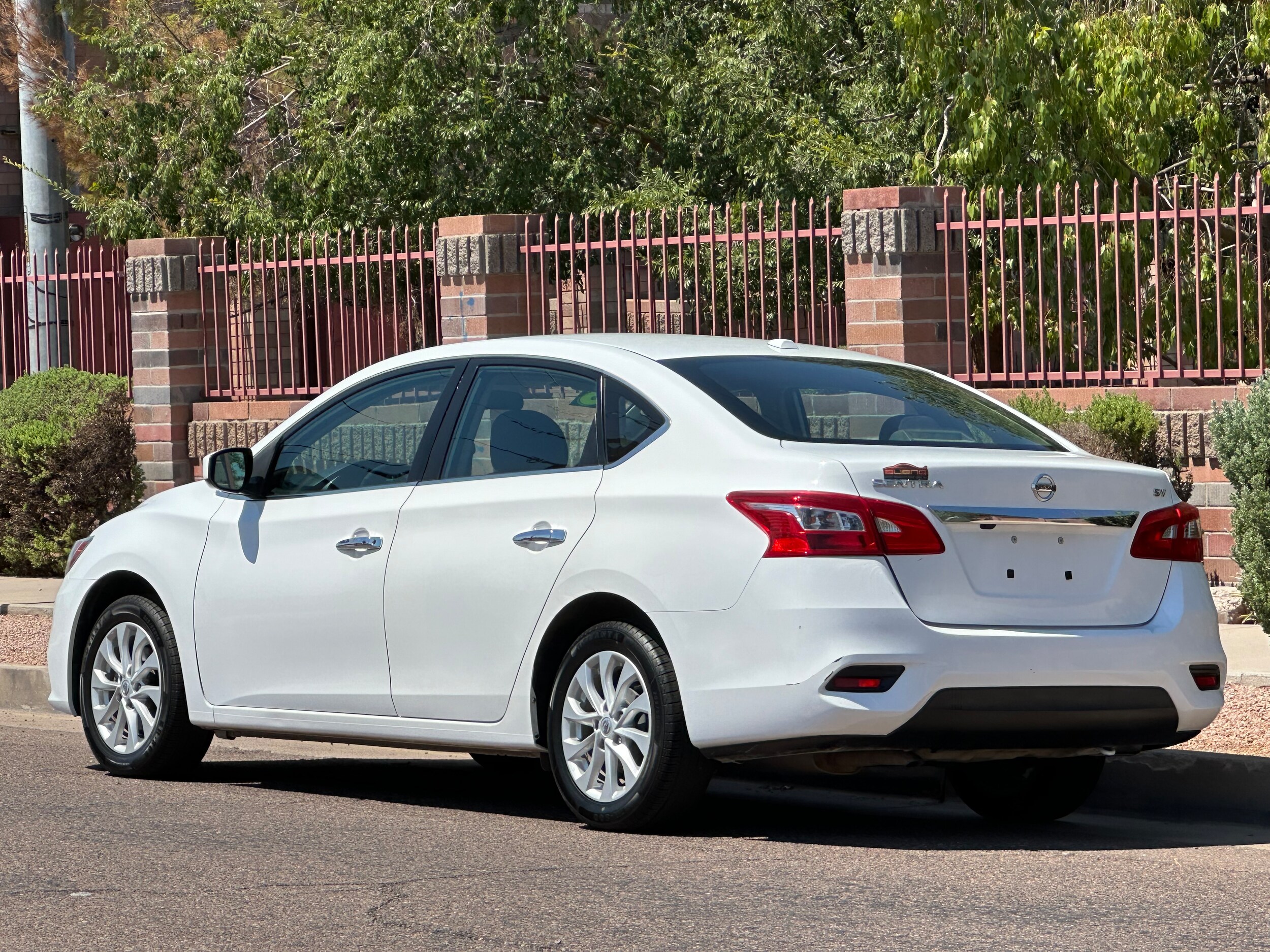 2018 Nissan Sentra SV photo 3
