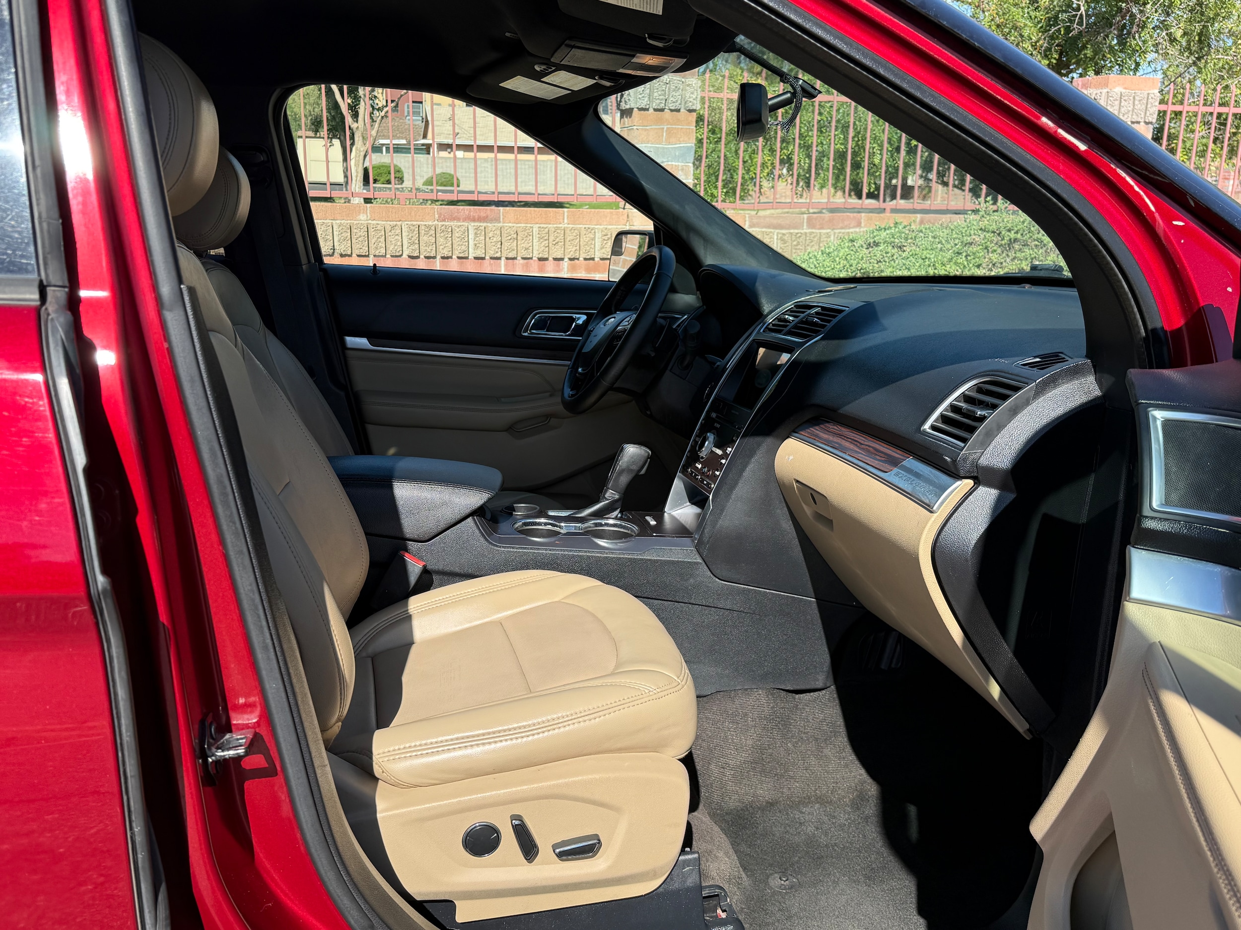 2017 Ford Explorer Limited - Photo 11
