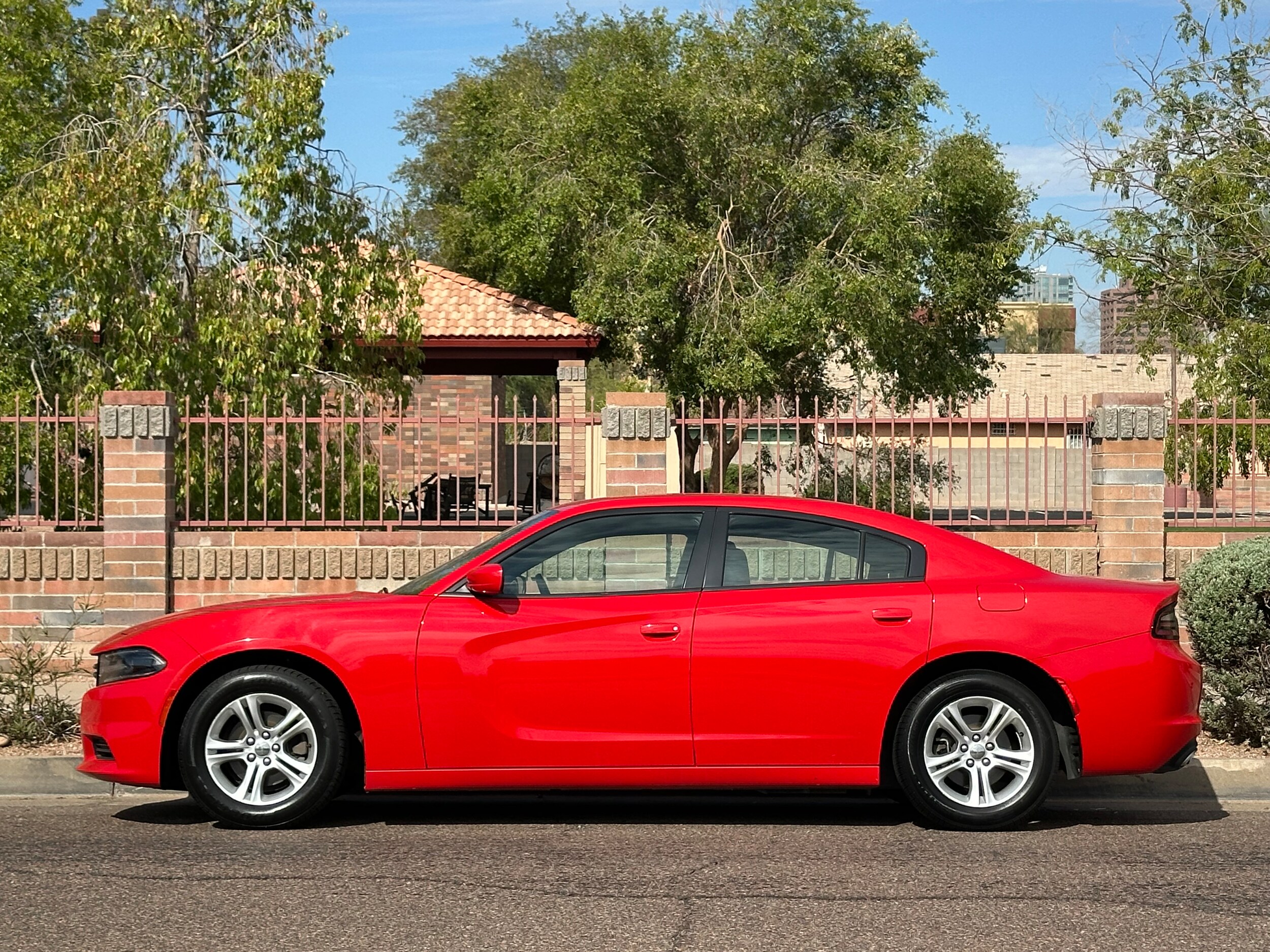 2020 Dodge Charger SXT photo 2