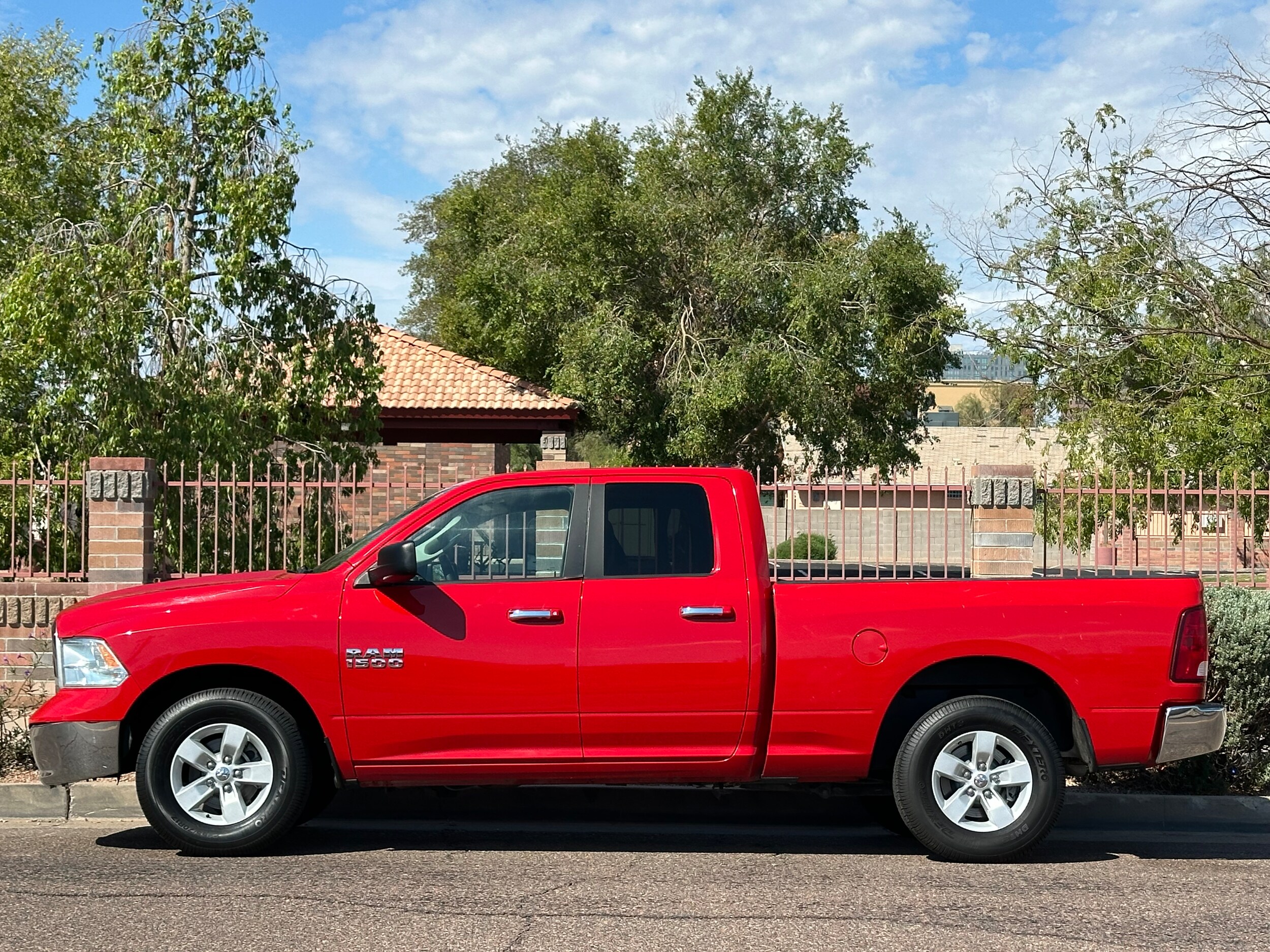 2017 Ram 1500 SLT photo 2