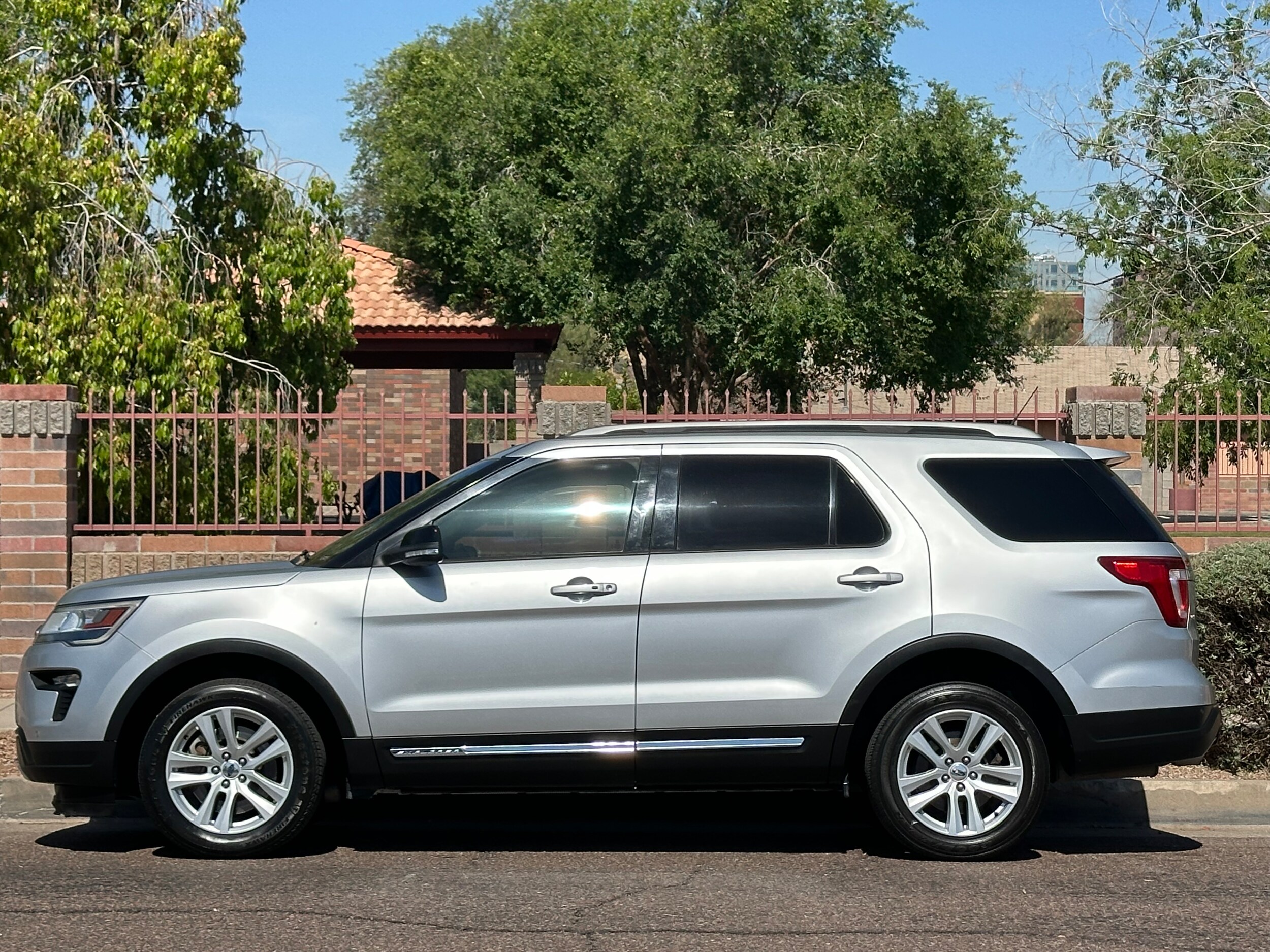 2018 Ford Explorer XLT photo 3