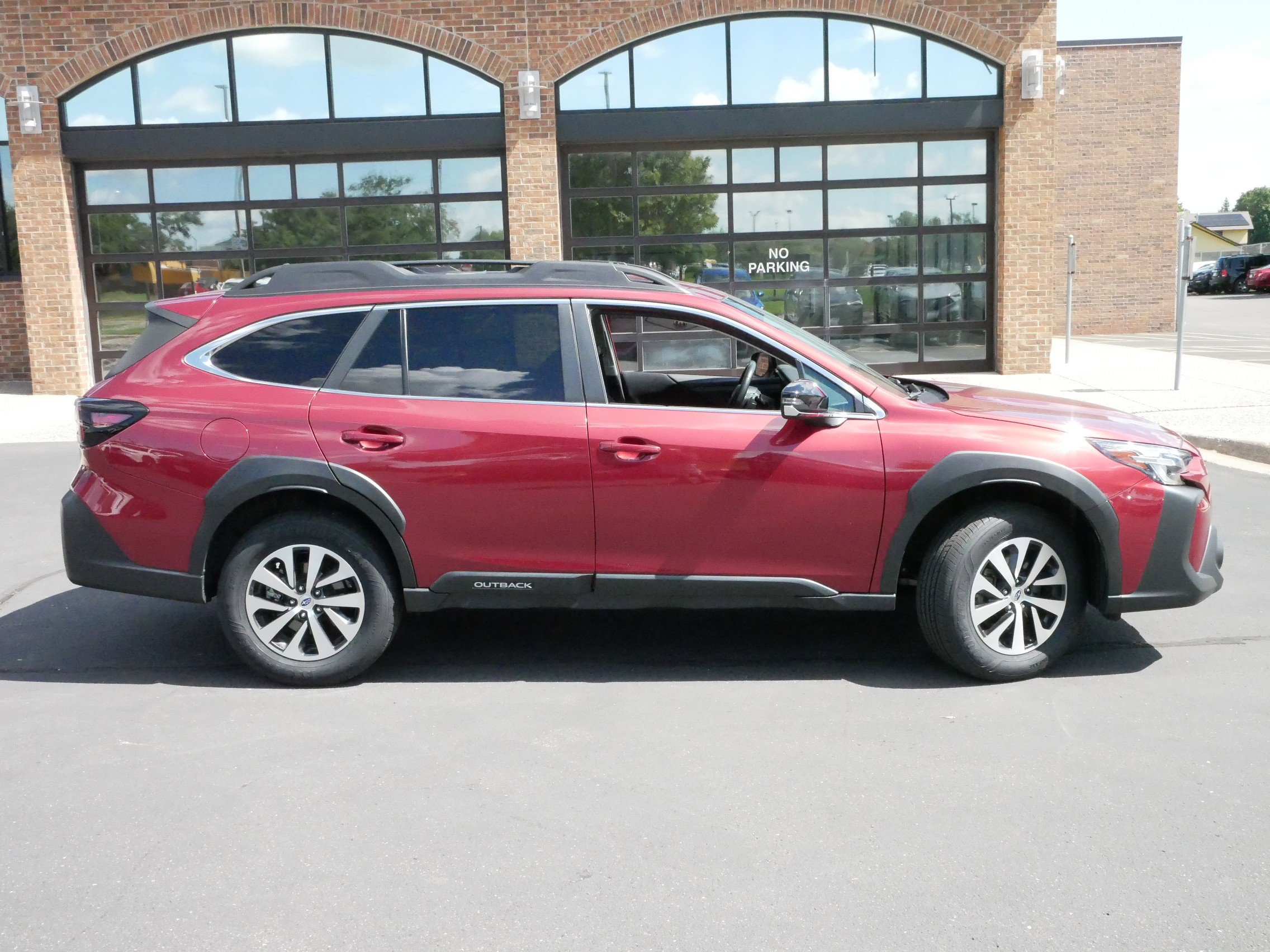 2024 Subaru Outback Premium photo 2