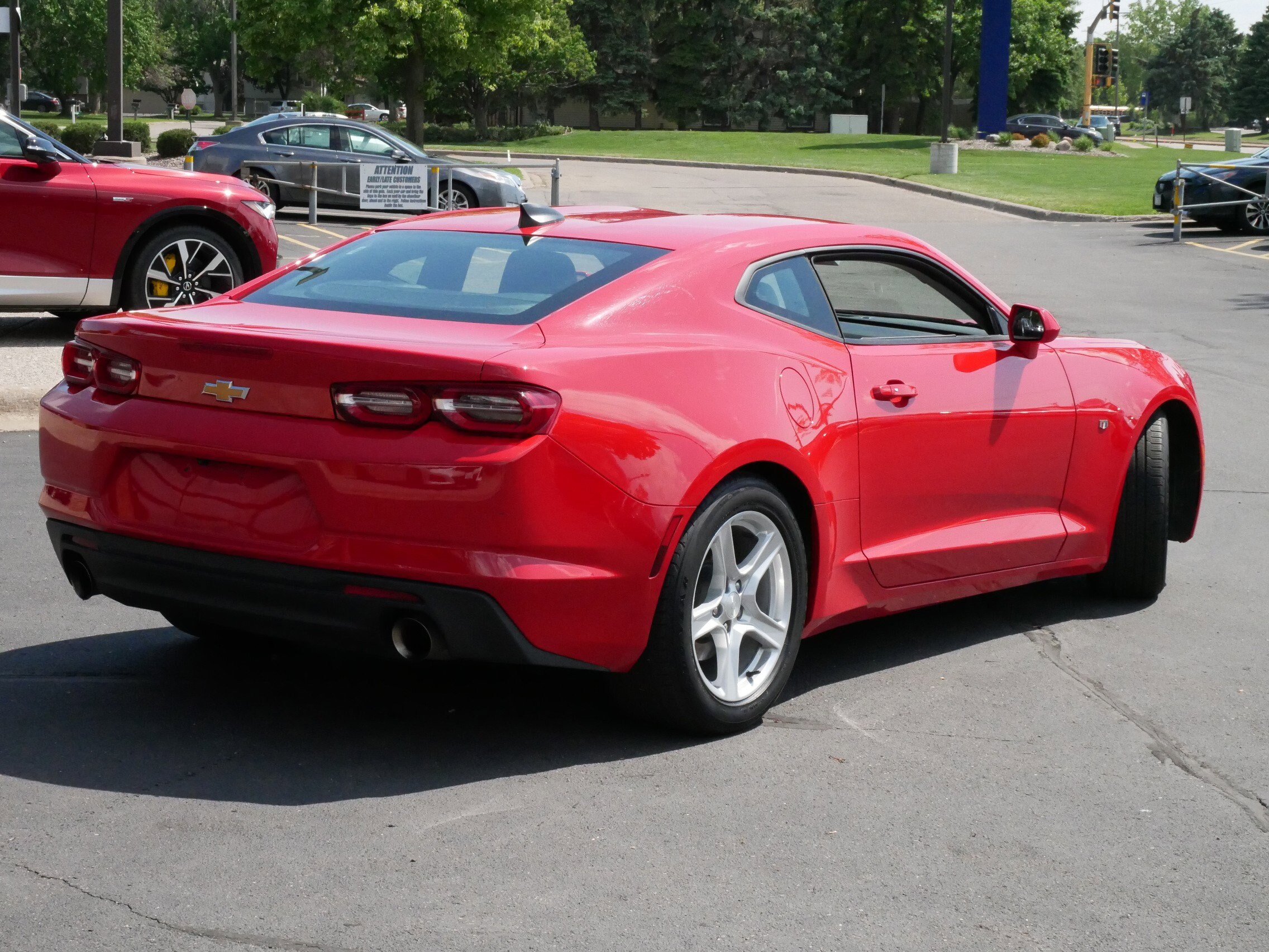 2023 Chevrolet Camaro 1LT photo 3