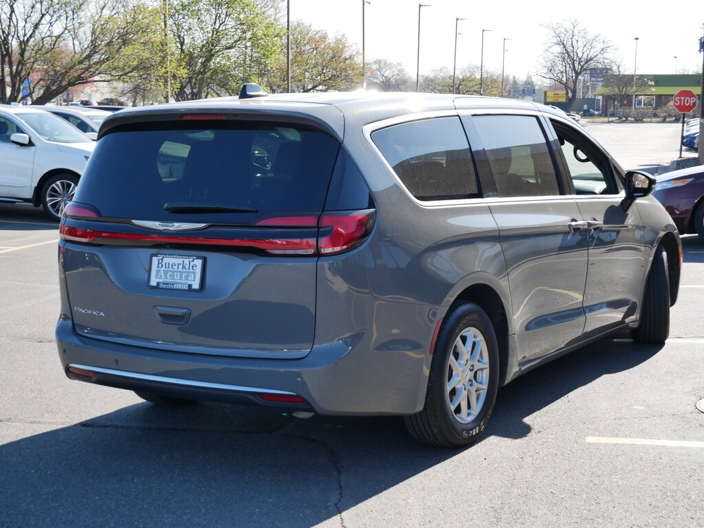 Used 2025 Chrysler Pacifica Select Van Passenger Van