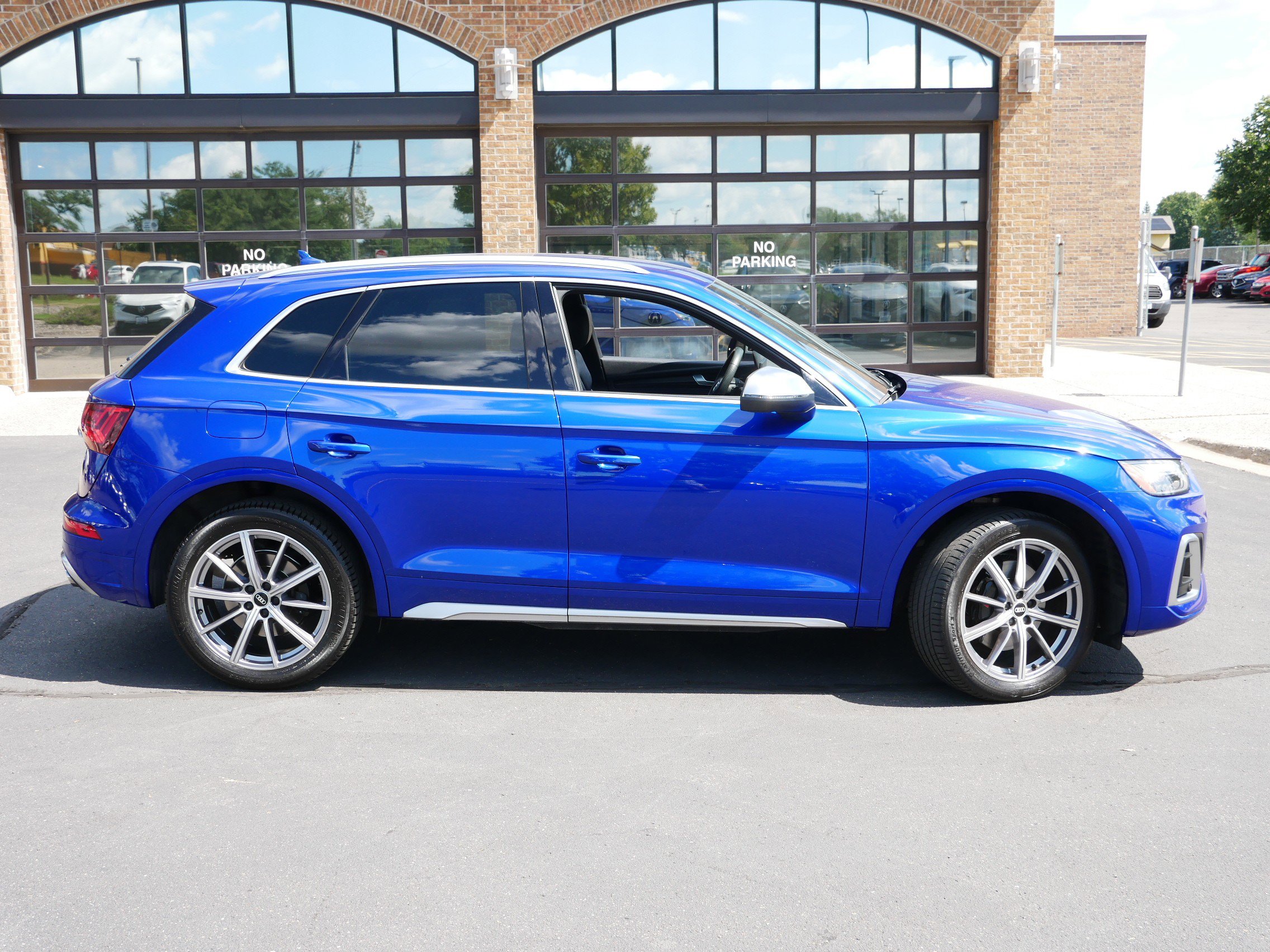 2022 Audi SQ5 Premium photo 2