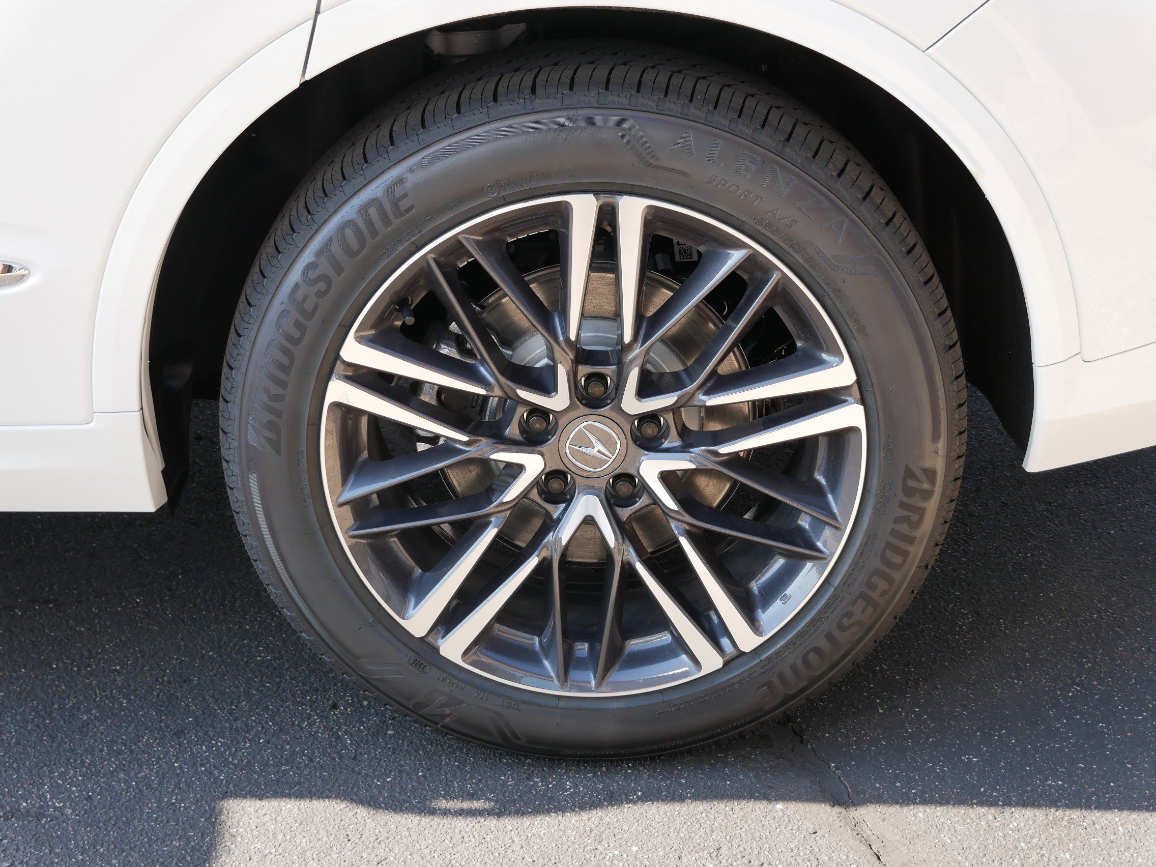 2026 Acura MDX SH-AWD Advance photo 3