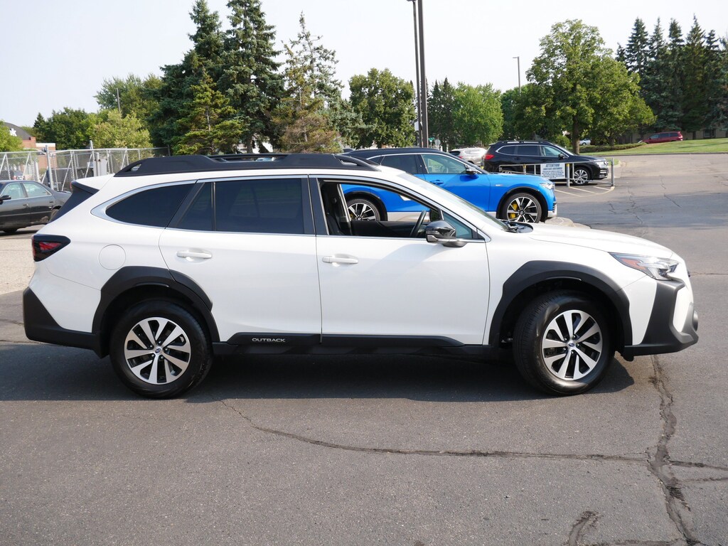 Used 2023 Subaru Outback Premium SUV