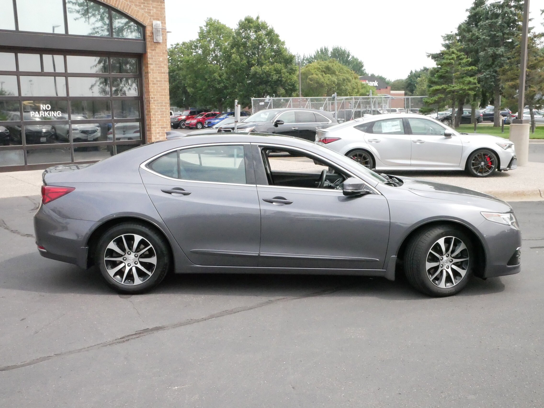 2017 Acura TLX Base photo 2