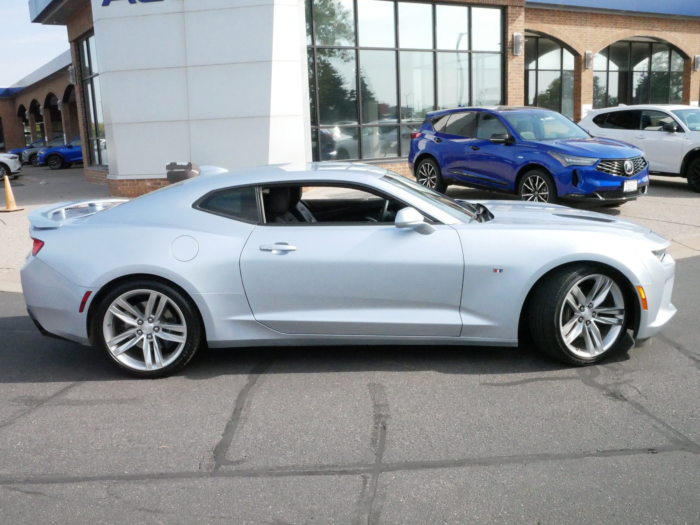 2018 Chevrolet Camaro 2SS photo 2
